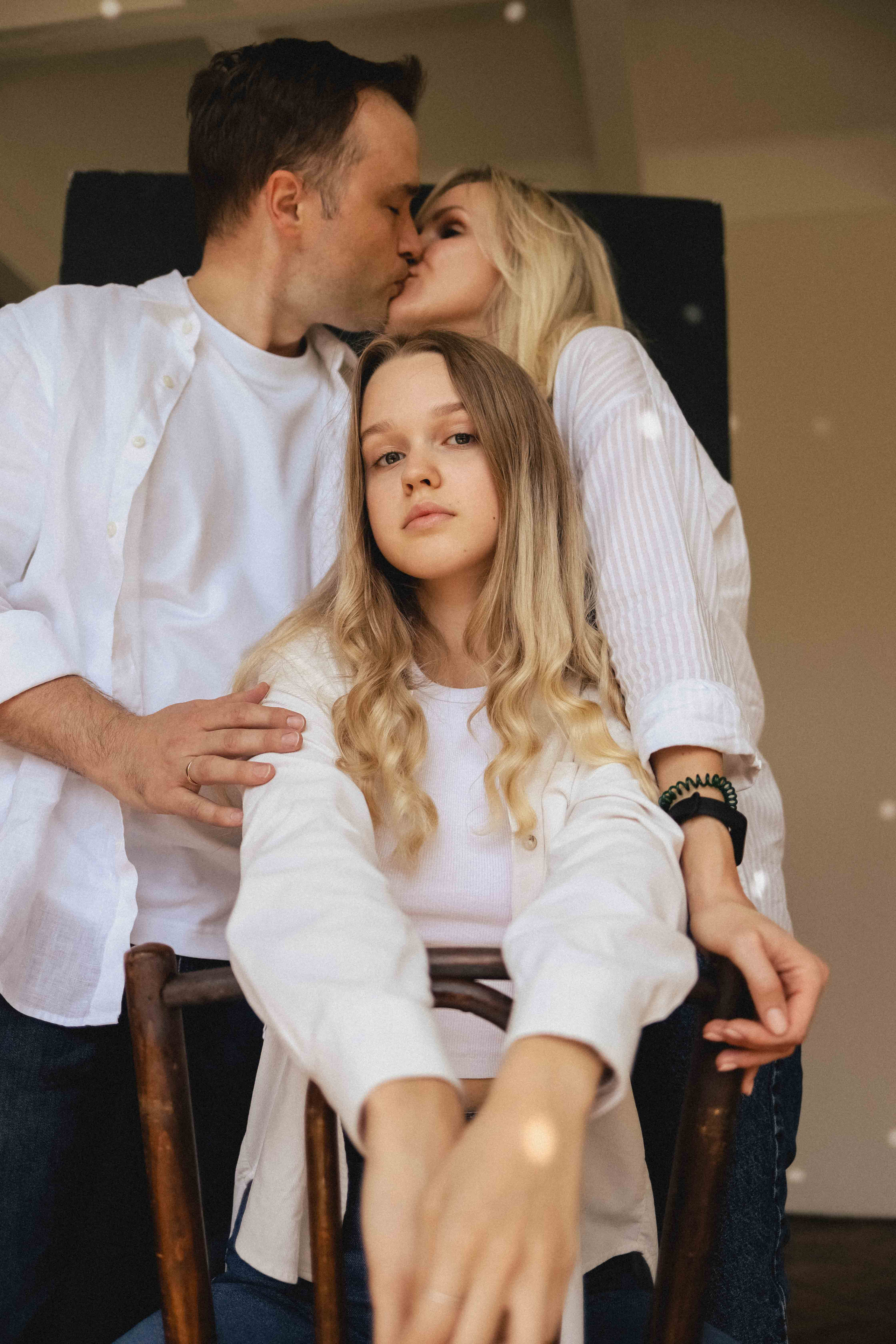 Семья в студии. Семейный фотограф в Москве