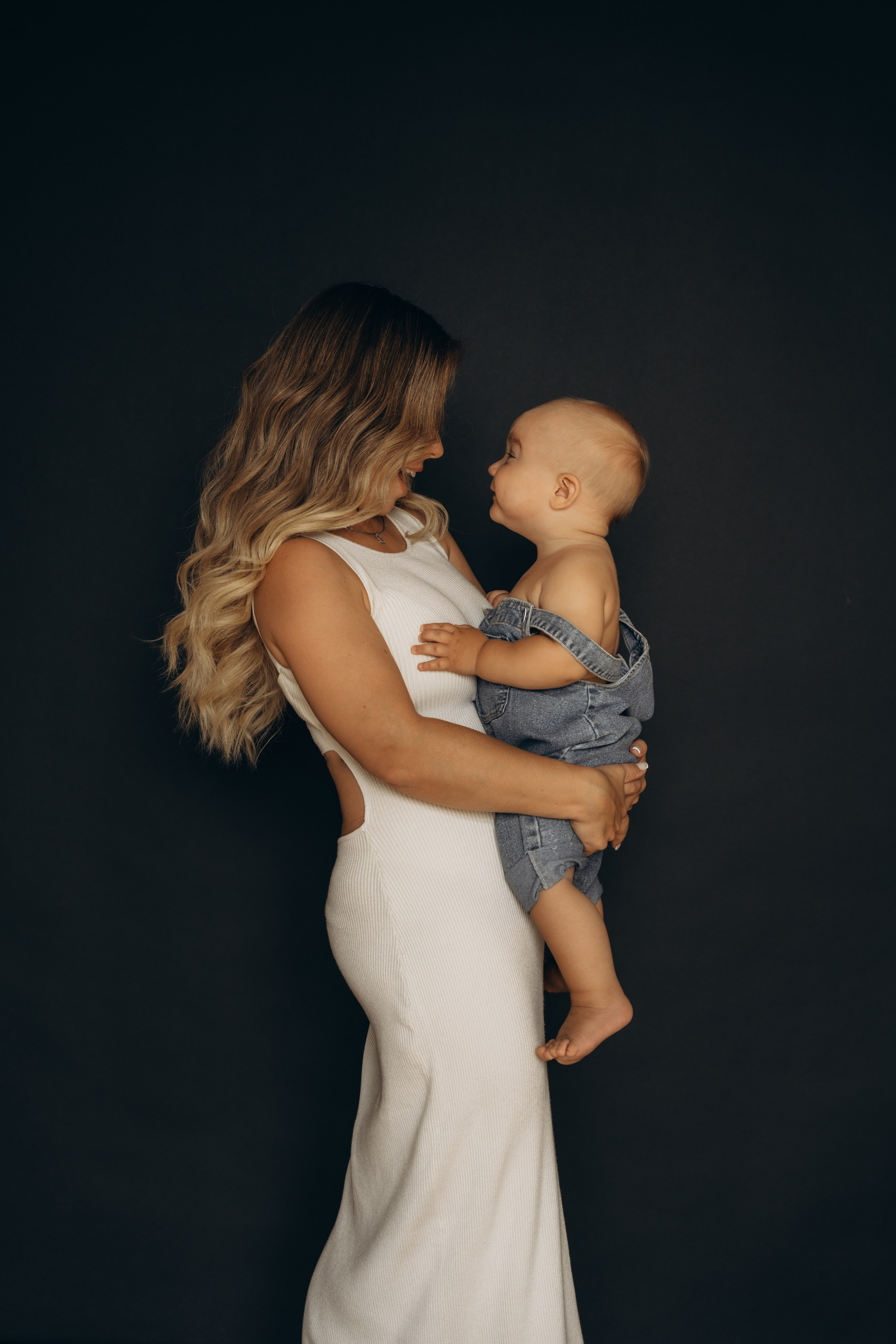 Мама и сыночек. Семейный фотограф Москва. Фотограф беременности и материнства Москва