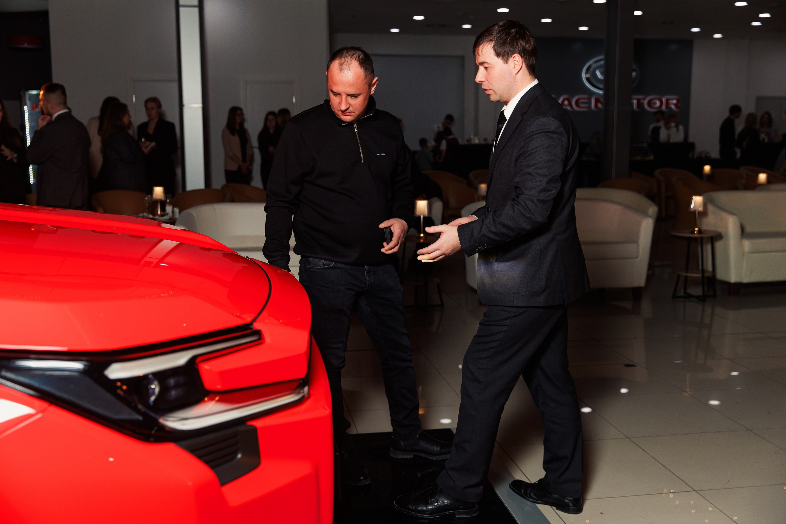 Презентация новой Toyota RAV4. Репортажный и свадебный фотограф в Уфе Павел Кожевников