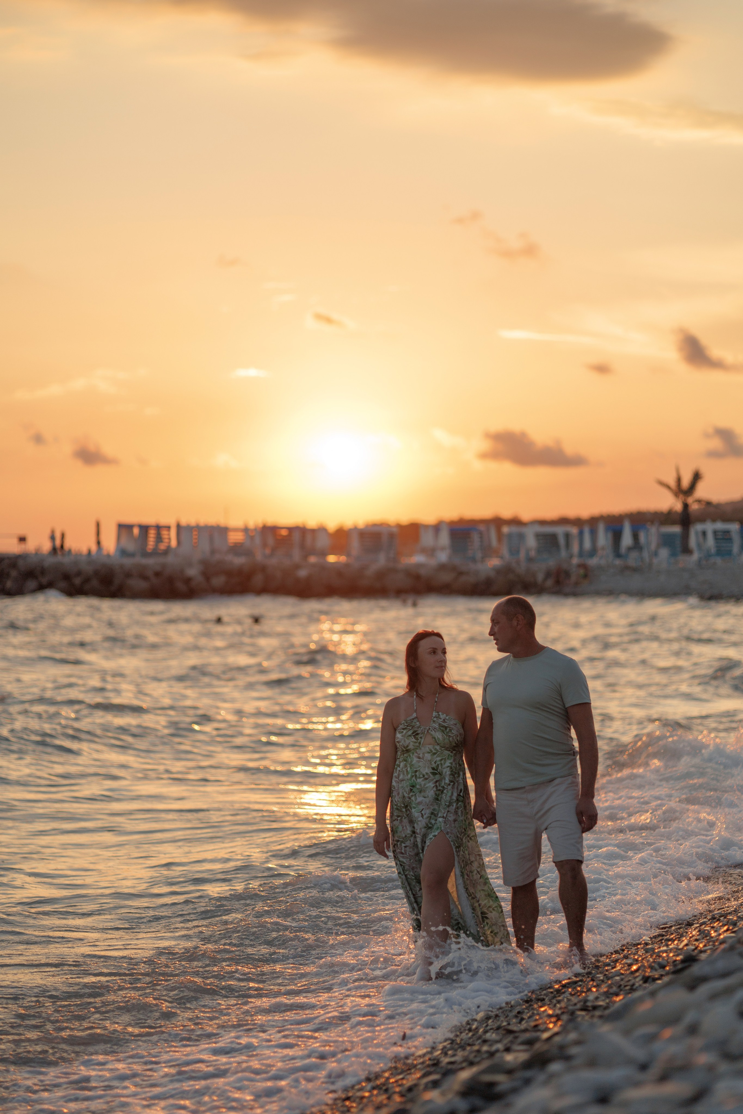 Лавстори на пляже Тонкий мыс. Семейный и портретный фотограф в Геленджике Любовь Бодрова