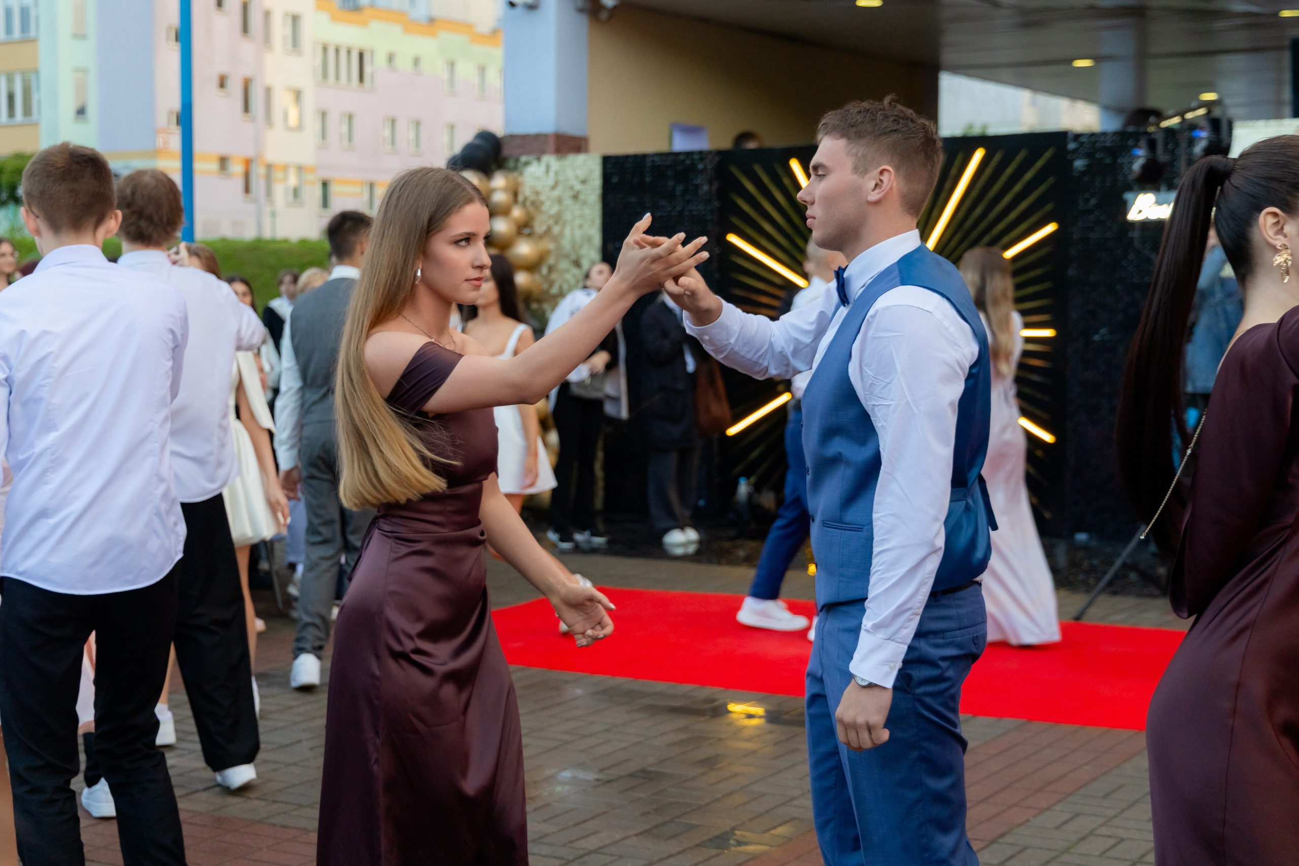 Школьный выпускной 2025 год в Минске, Беларуси. Свадебный фотограф в Минске/Беларуси Сергей Спиридонов