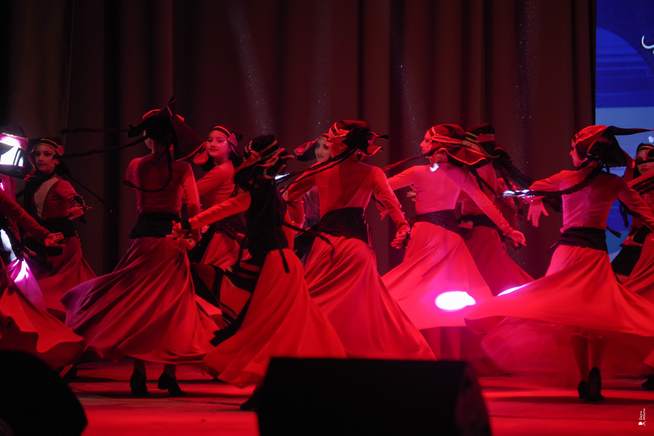 Танцы в Хоби. Портретный фотограф Денис Милютин