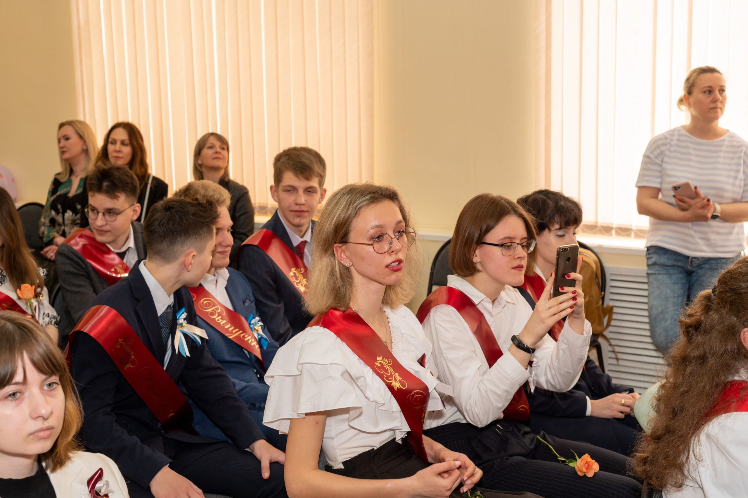 Последний звонок Школа 1412. Детский и семейный фотограф г. Москва Оксана Катаджи