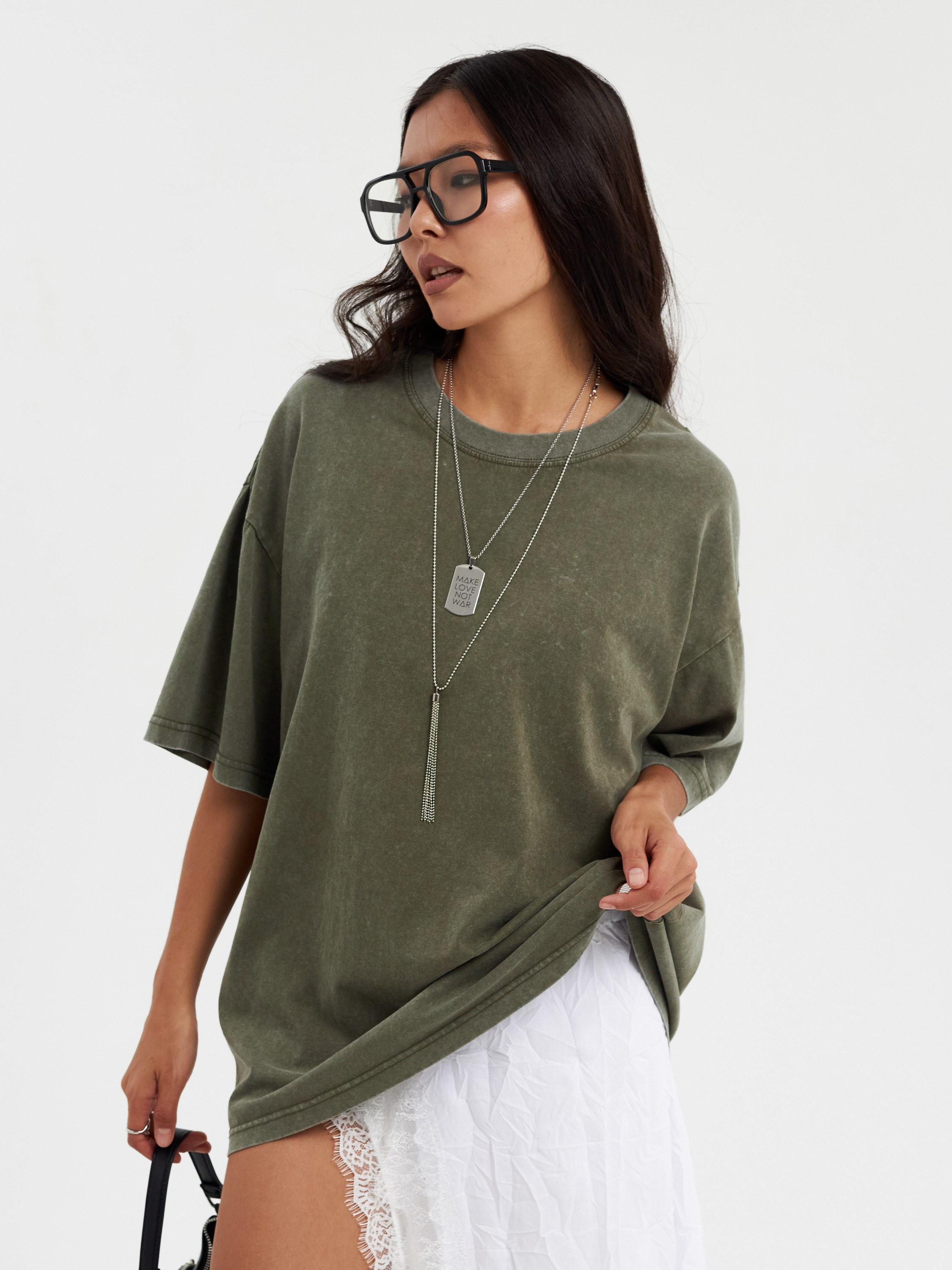 Фотосъемка футболок варенок Екатеринбург Wildberries ВБ Ozon Озон фотосессия одежды Екб заказать цена фотосъемка товара WB тай дай Екб. Фотограф Екатеринбург Анастасия Жерновская | Маркетплейсы и нейрофото