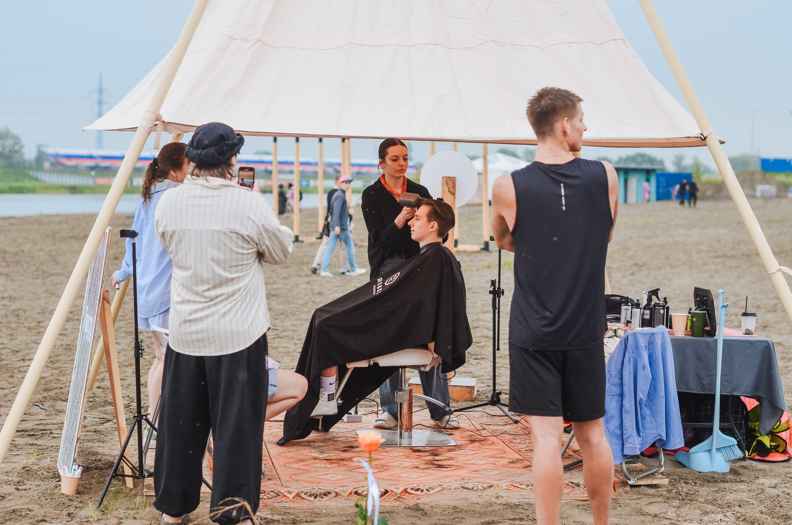 Фестиваль «Грань» 2025. Спортивная площадка. Денисова Аля — фотограф для парных съемок и индивидуальных историй в Барнауле