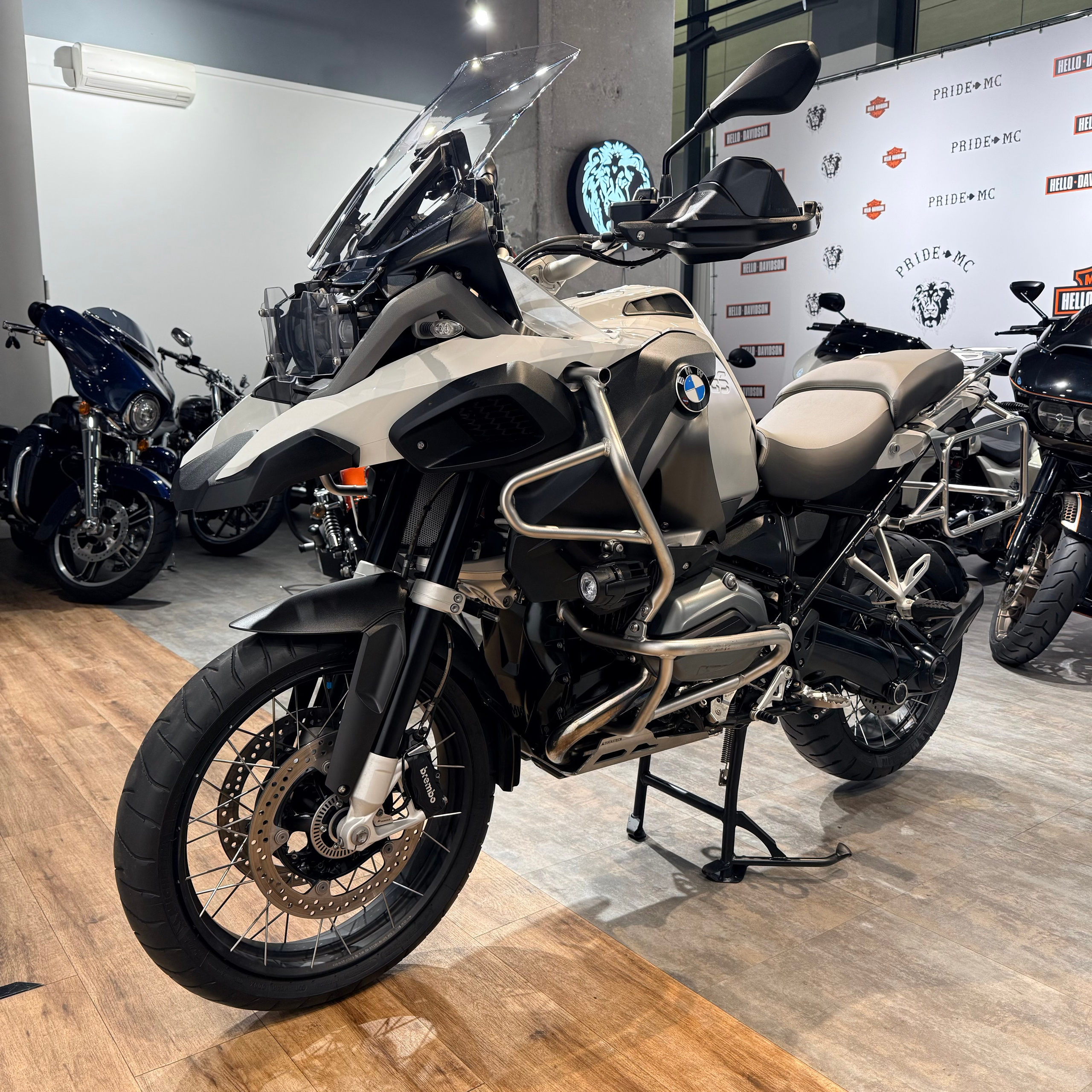 2015 BMW R1200GS Adventure Alpine White. Hello Davidson, Москва. Только хорошие мотоциклы…