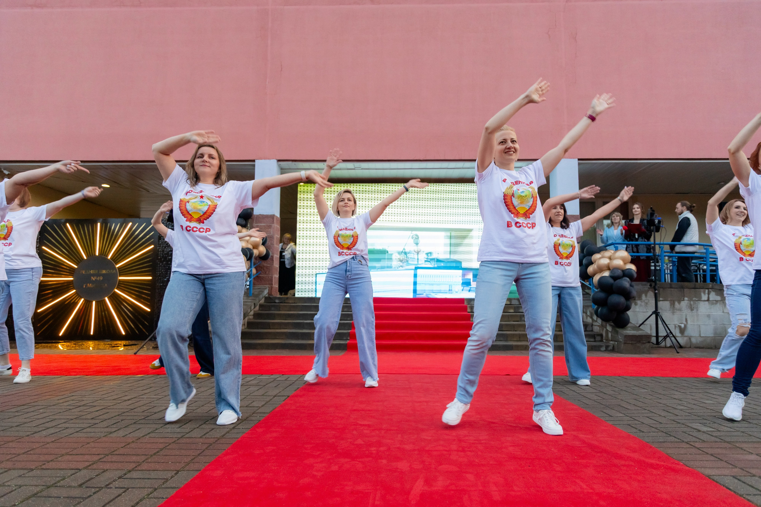 Школьный выпускной 2025 год в Минске, Беларуси. Свадебный фотограф в Минске/Беларуси Сергей Спиридонов