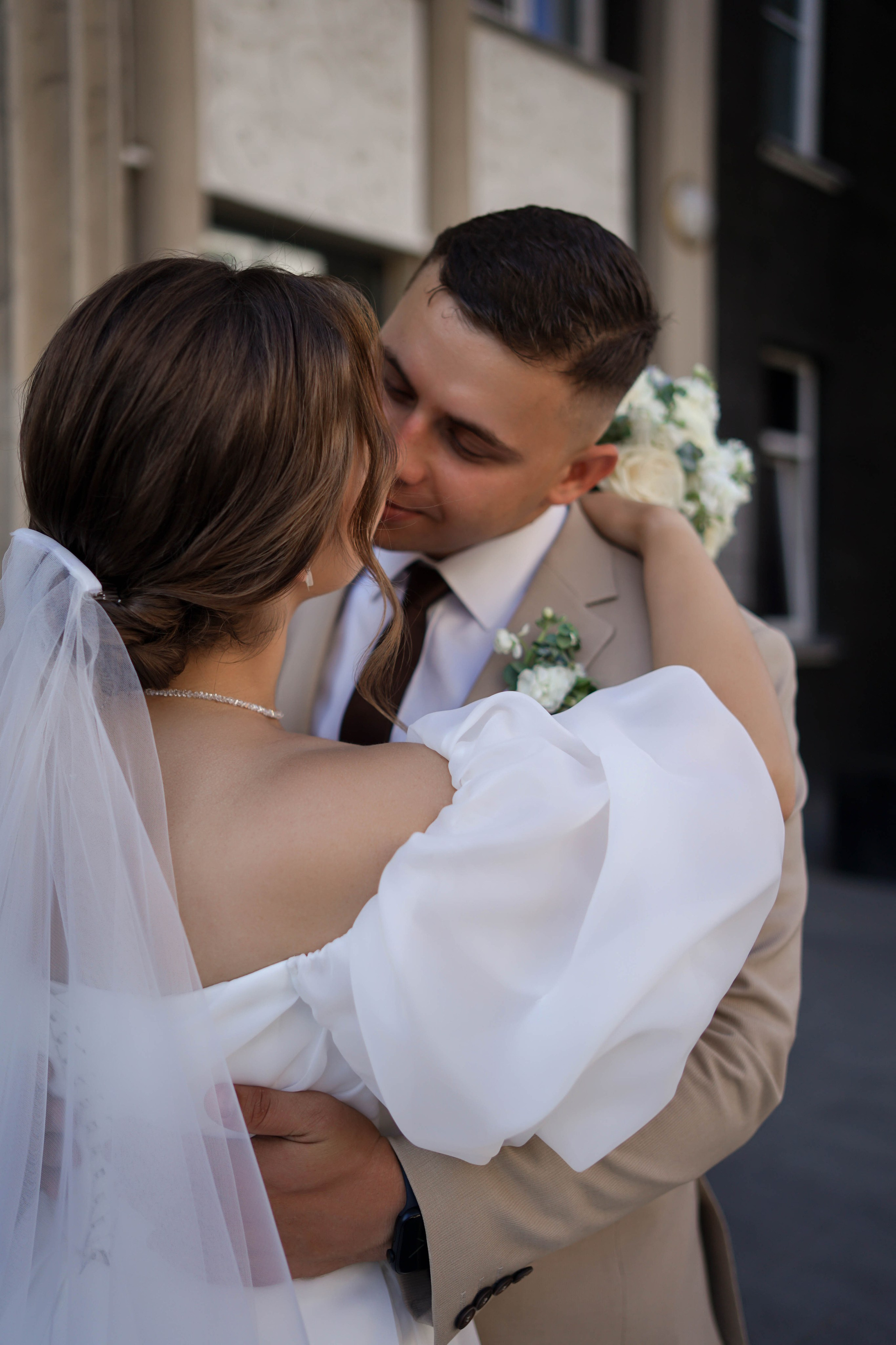 Лиза и Сережа: регистрация, прогулка и банкет. Фотограф в Иркутске