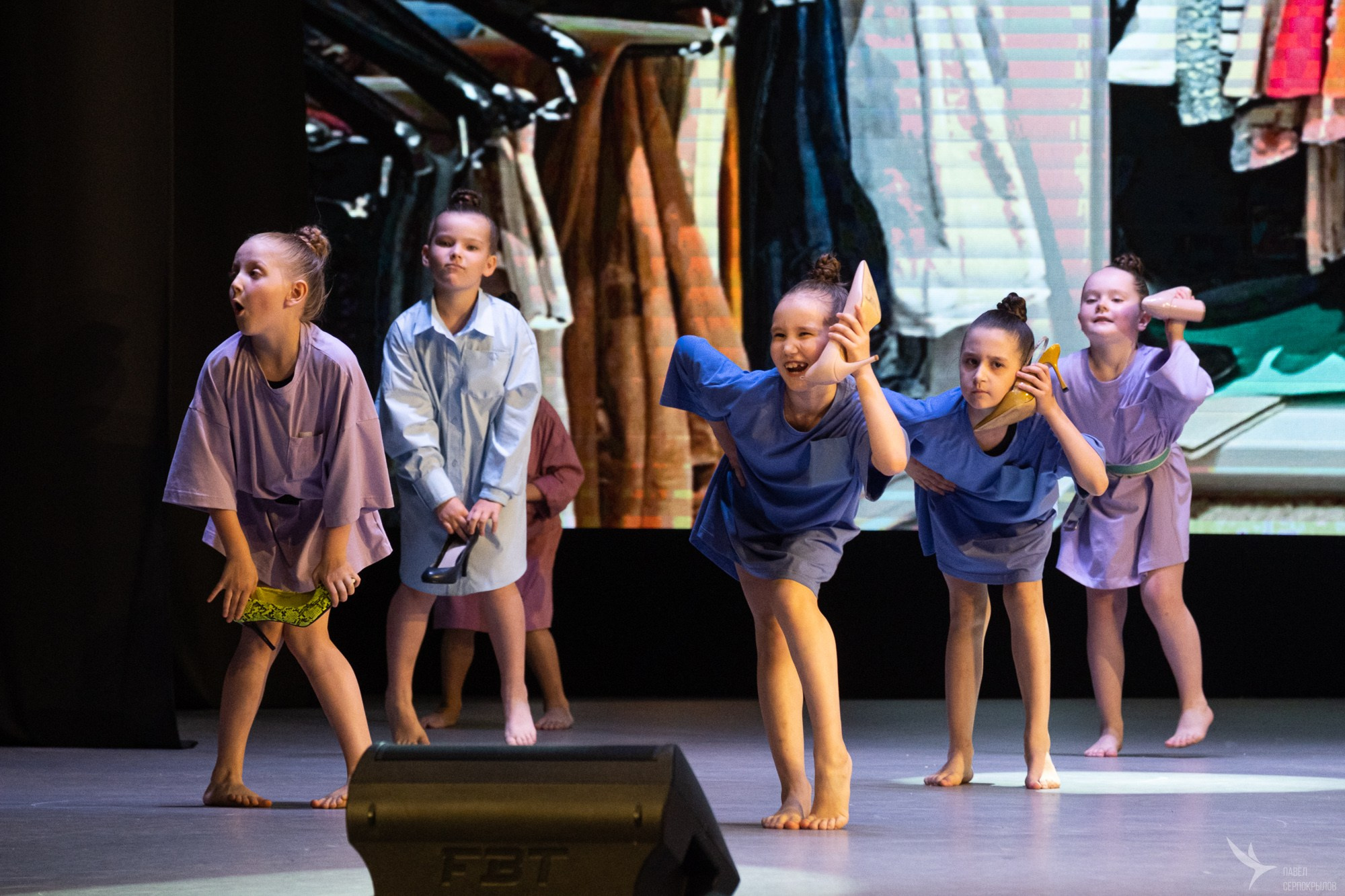 Сольный концерт хореографического ансамбля Аллегро «Сквозь тернии к звездам». Репортажный фотограф в Казани Павел Серпокрылов