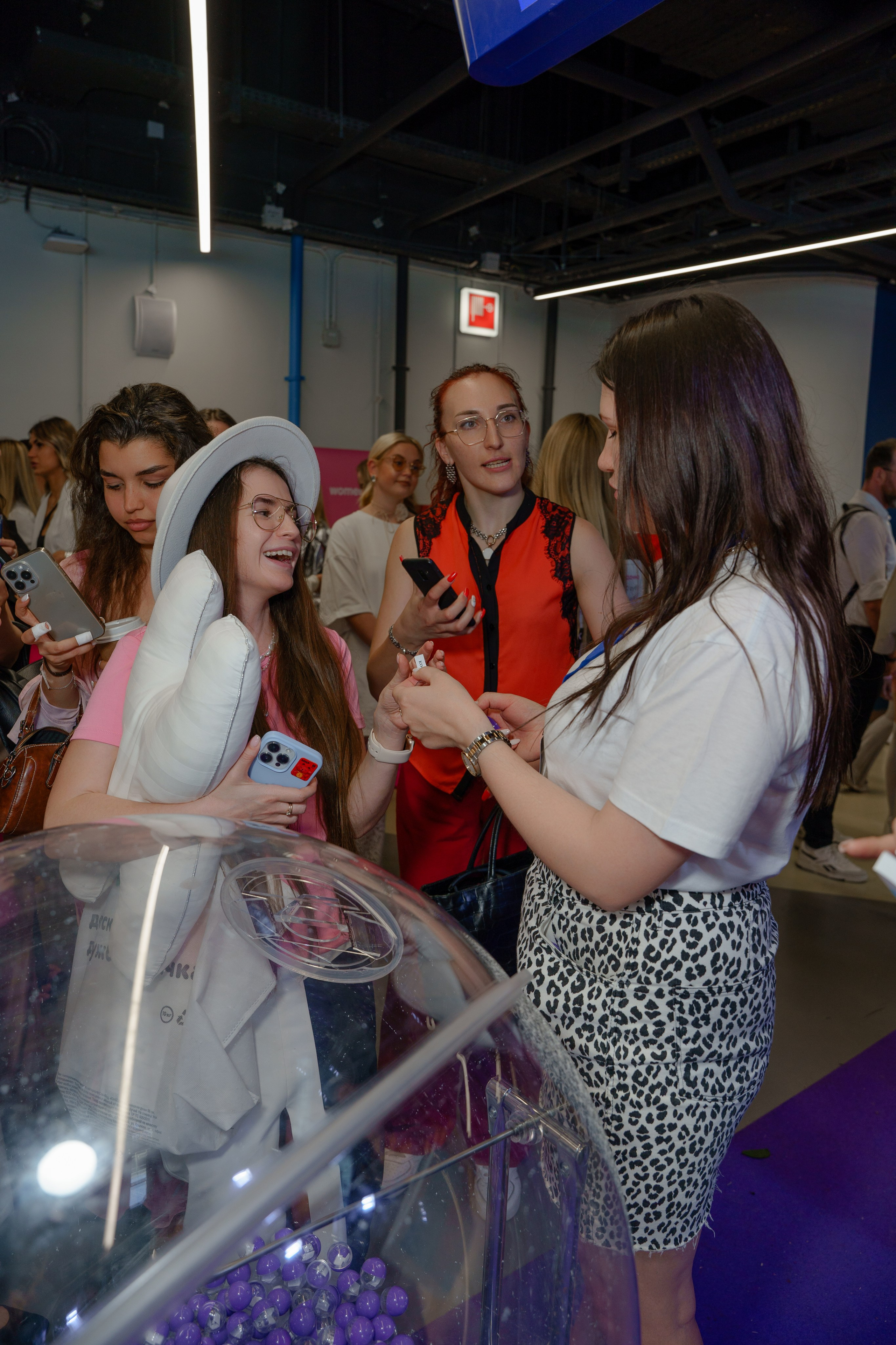 Фотограф на самую масштабную женскую конференцию в России WomenConf. Репортажный фотограф Москва Сергей Дружинин