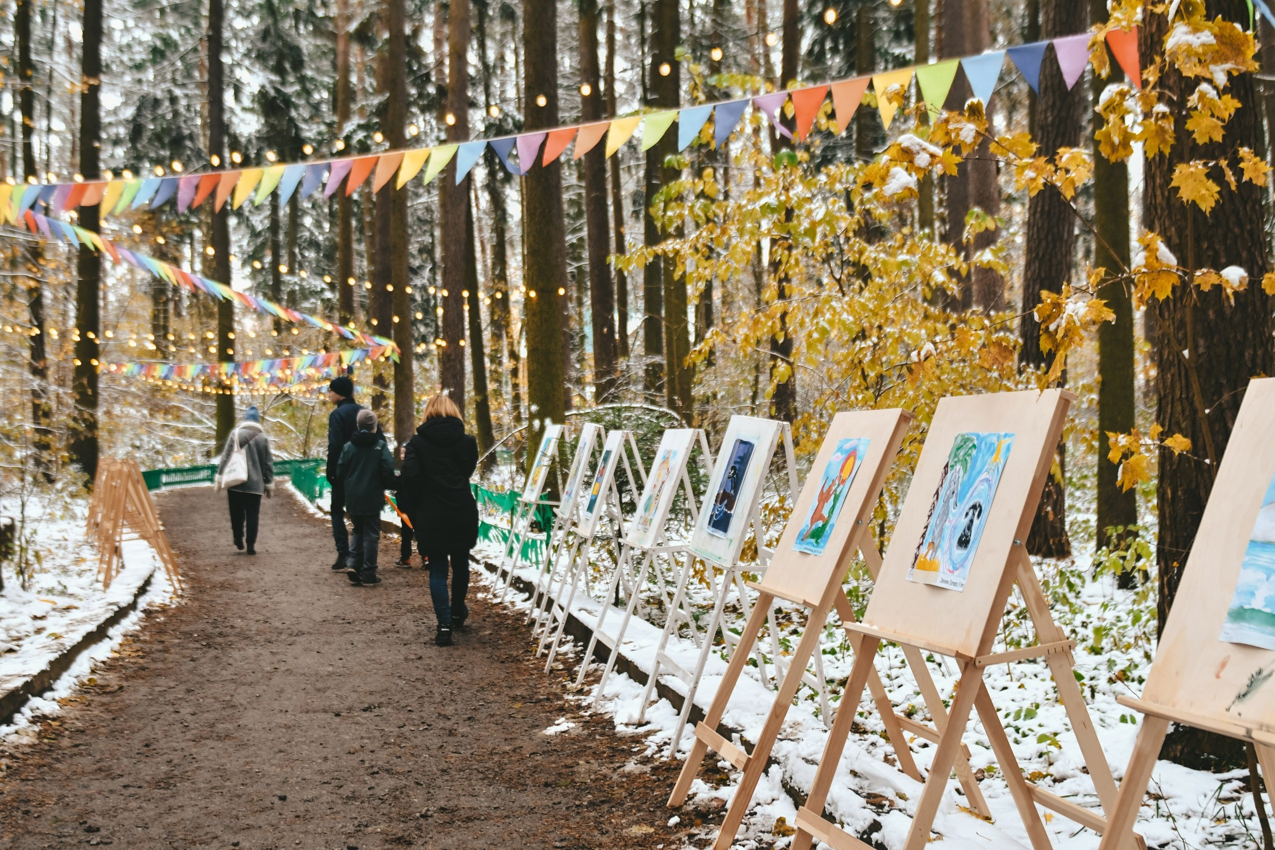 10 сосновых шишек. Kirillova Studio — мастерская декора и событий Юли Кирилловой