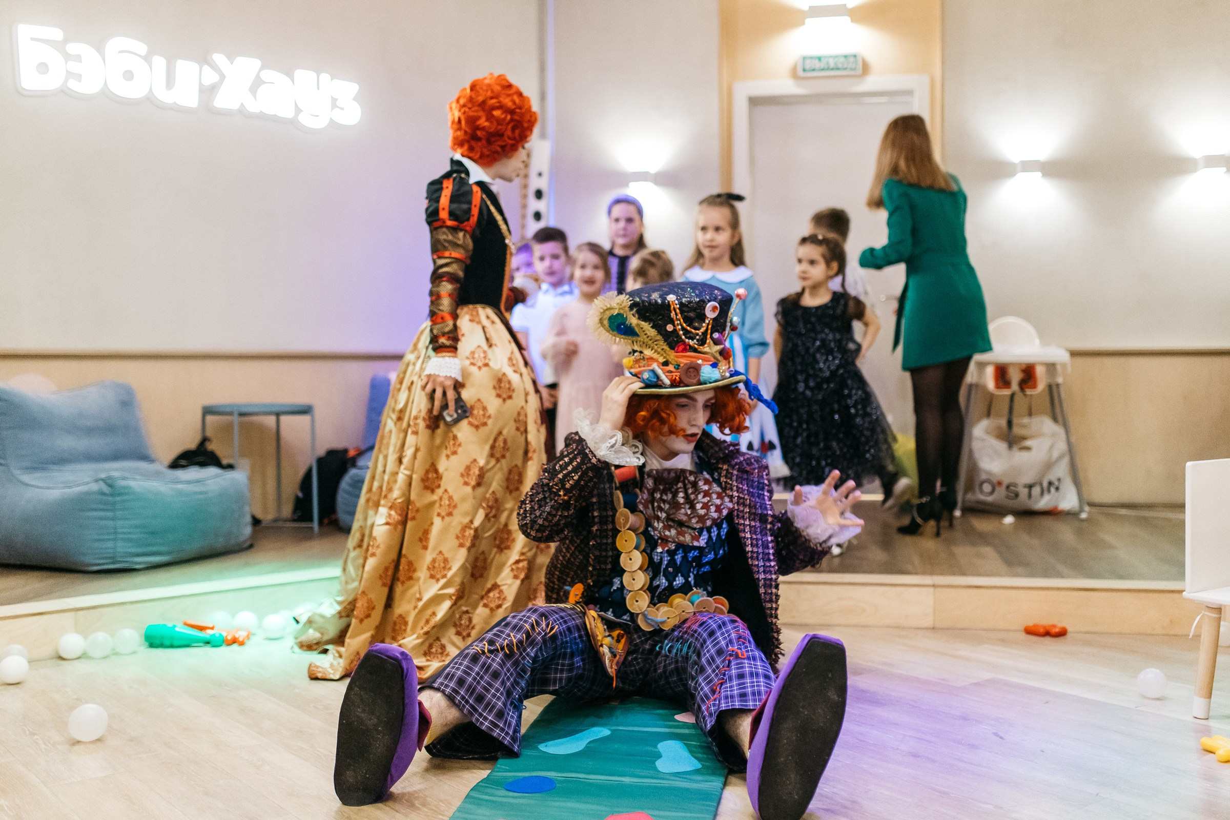 Алиса в стране чудес