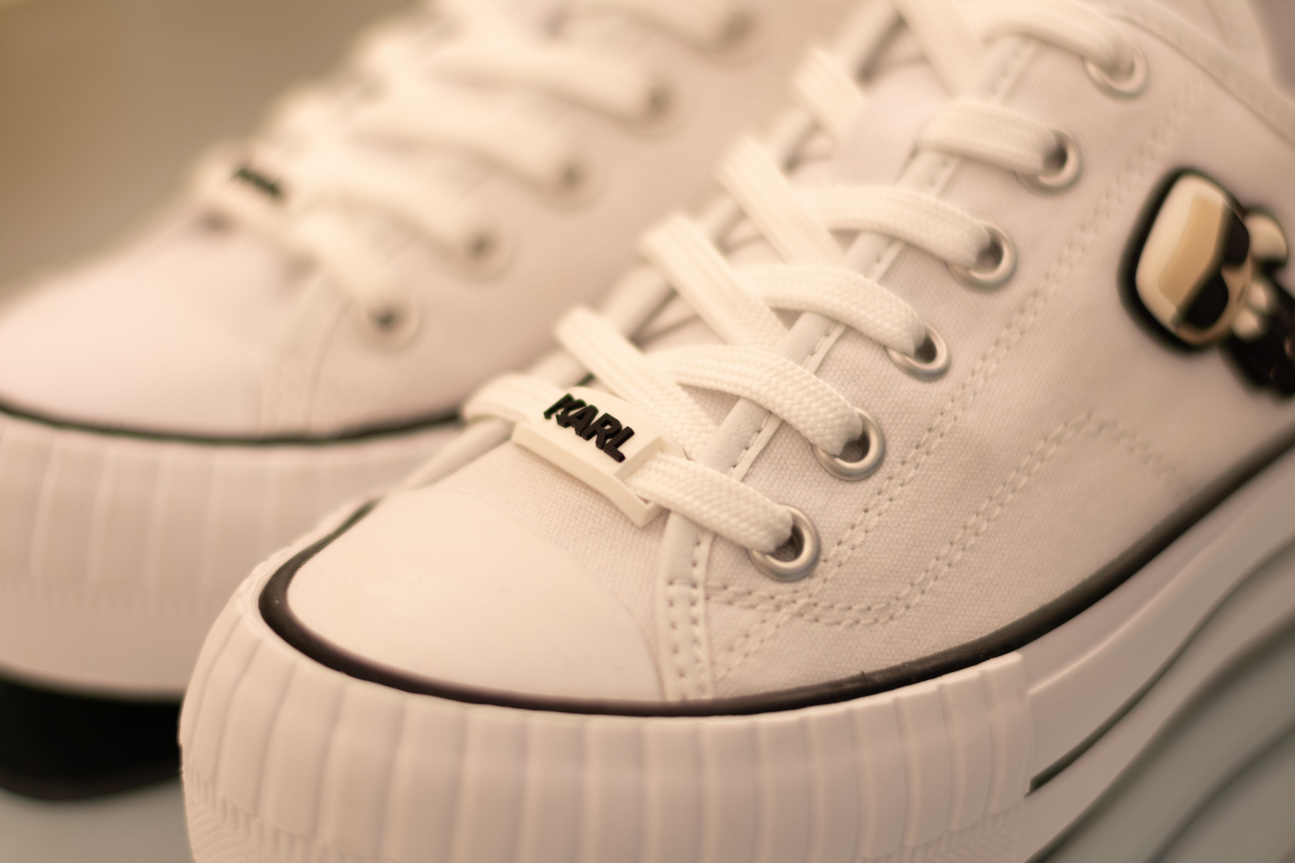 Для организаций. Предметная фотосессия для обувного магазина Capsula. Фотограф/видеограф Богдан Голованов