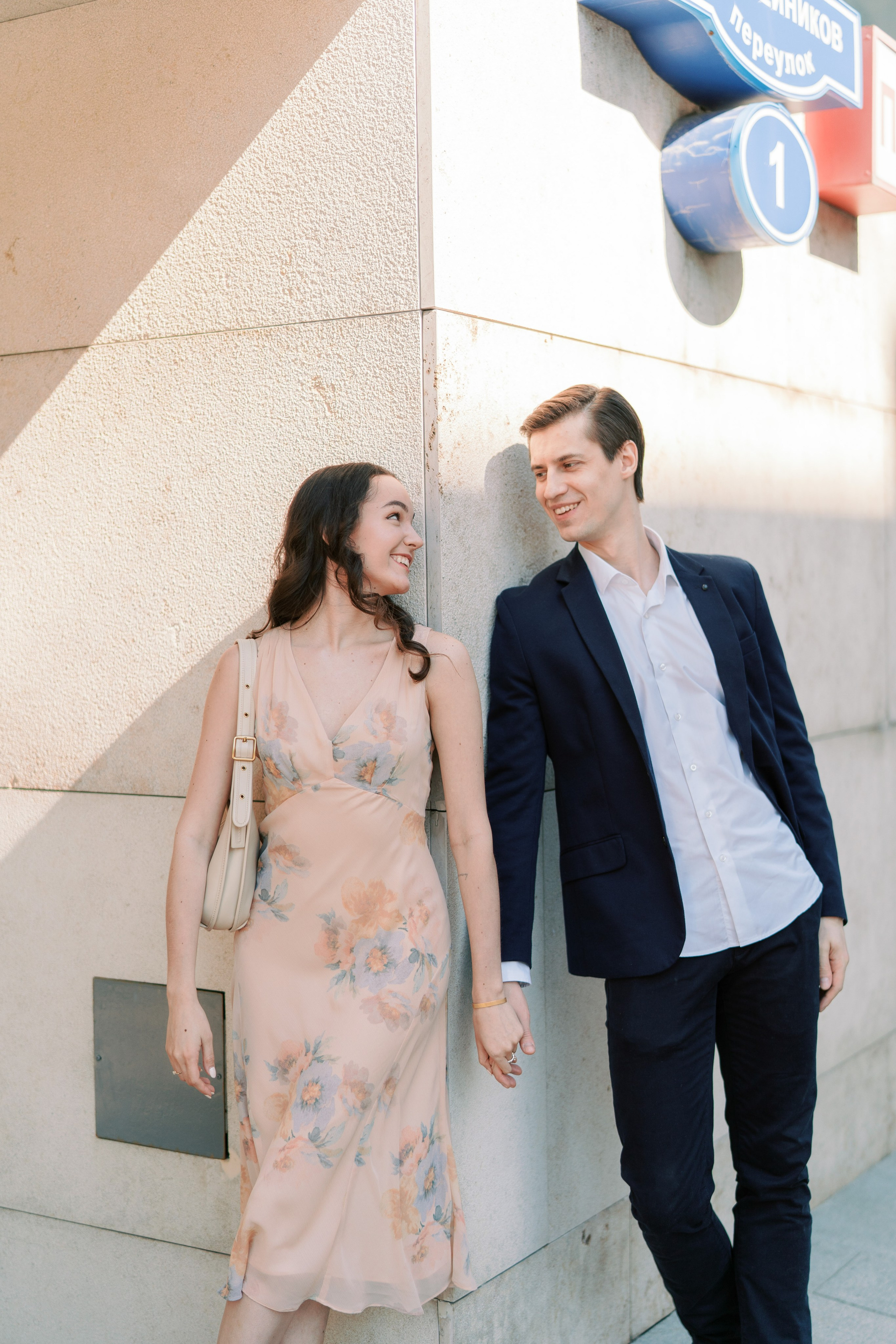 Лавстори, предствадебная прогулка в Москве, свадебный фотограф