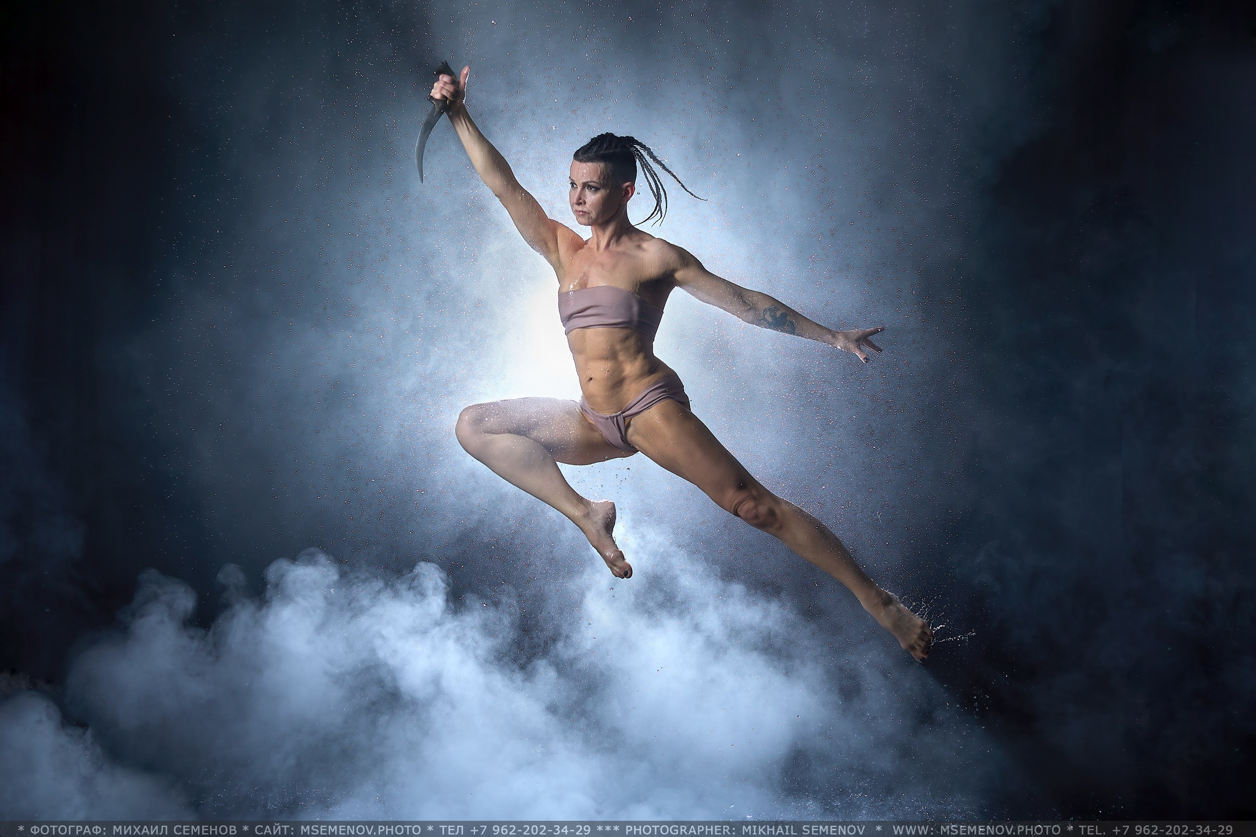 Аква-фотосессия Анны. Боевая фотосессия с водой. Фотограф Михаил Ярославль