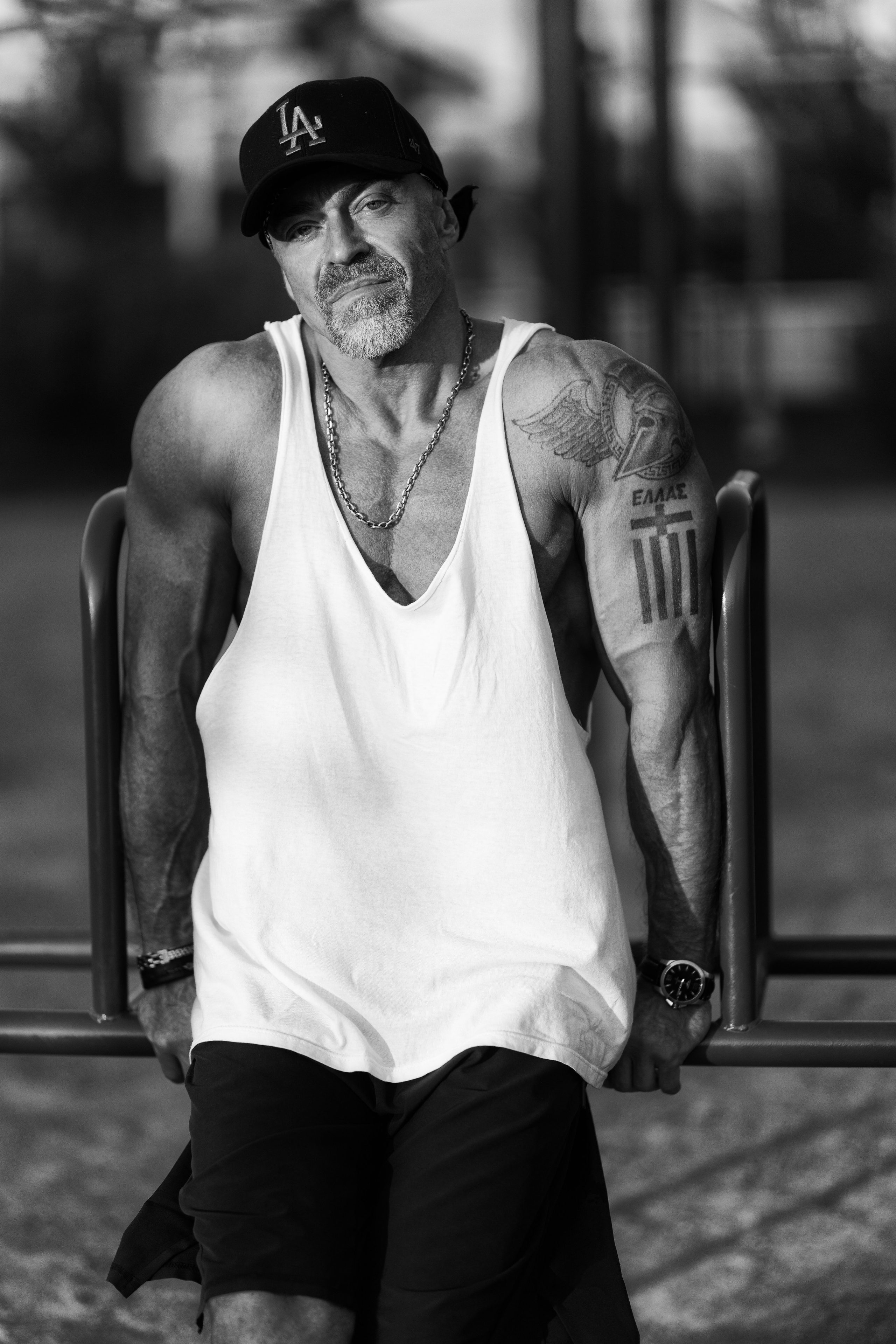 Фотосет на улице и спортплощадке с Александром для контента. Дмитрий Шульгин, портретный фотограф в Воронеже