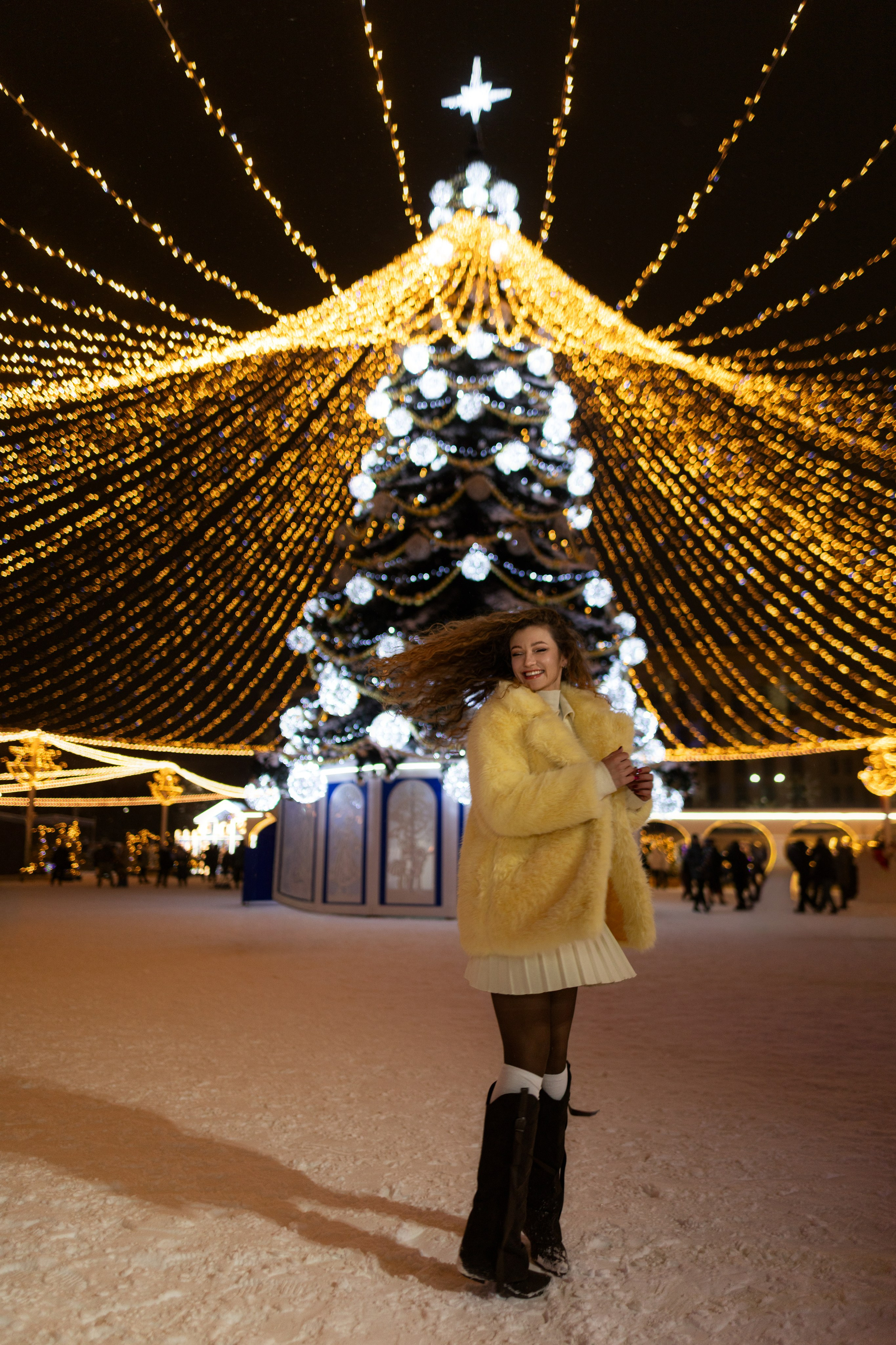 Ночная новогодняя фотосессия у праздничной елки