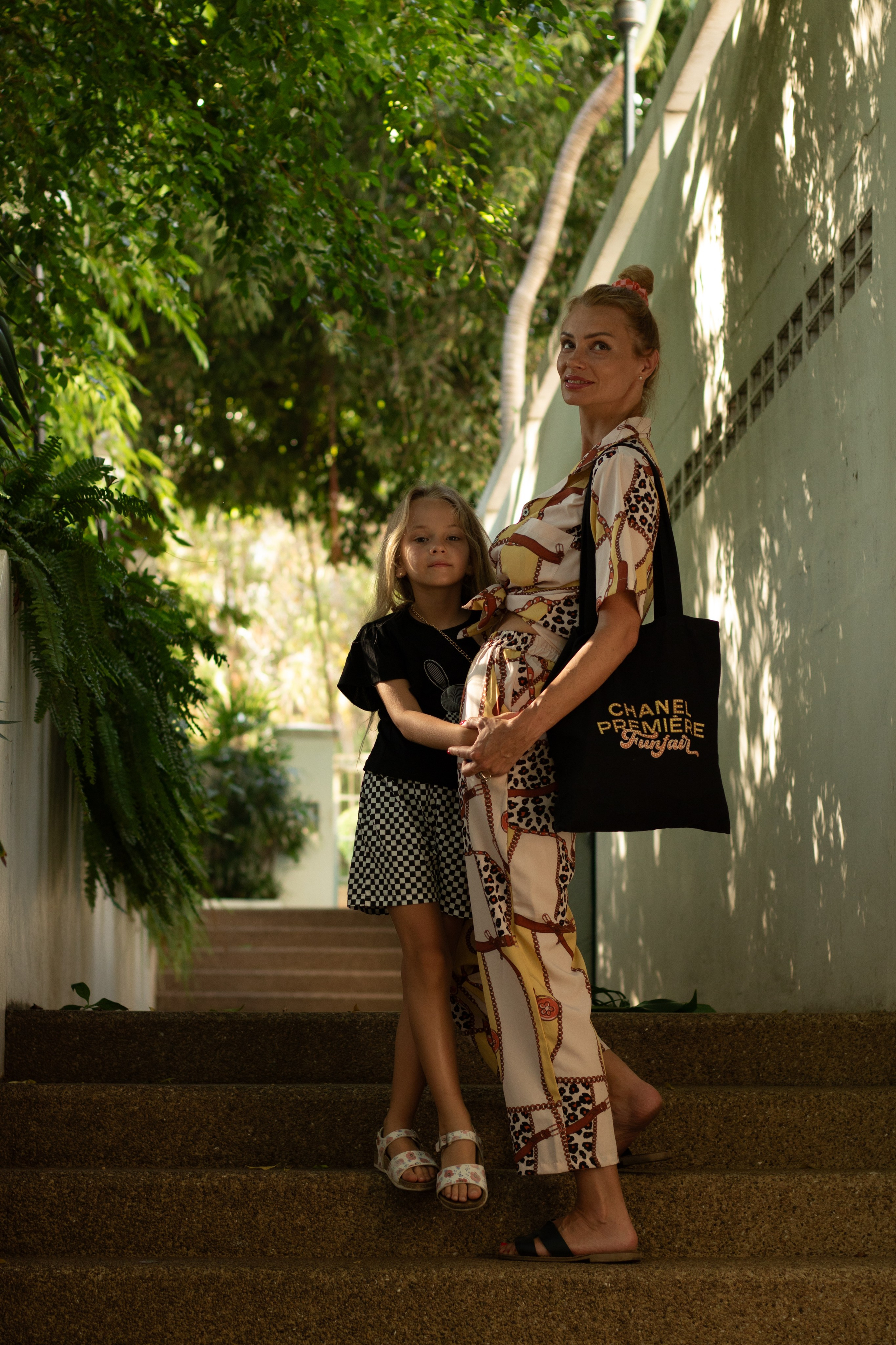 Ksenia, Margarita and Carolina. Portrait photographer in Thailand