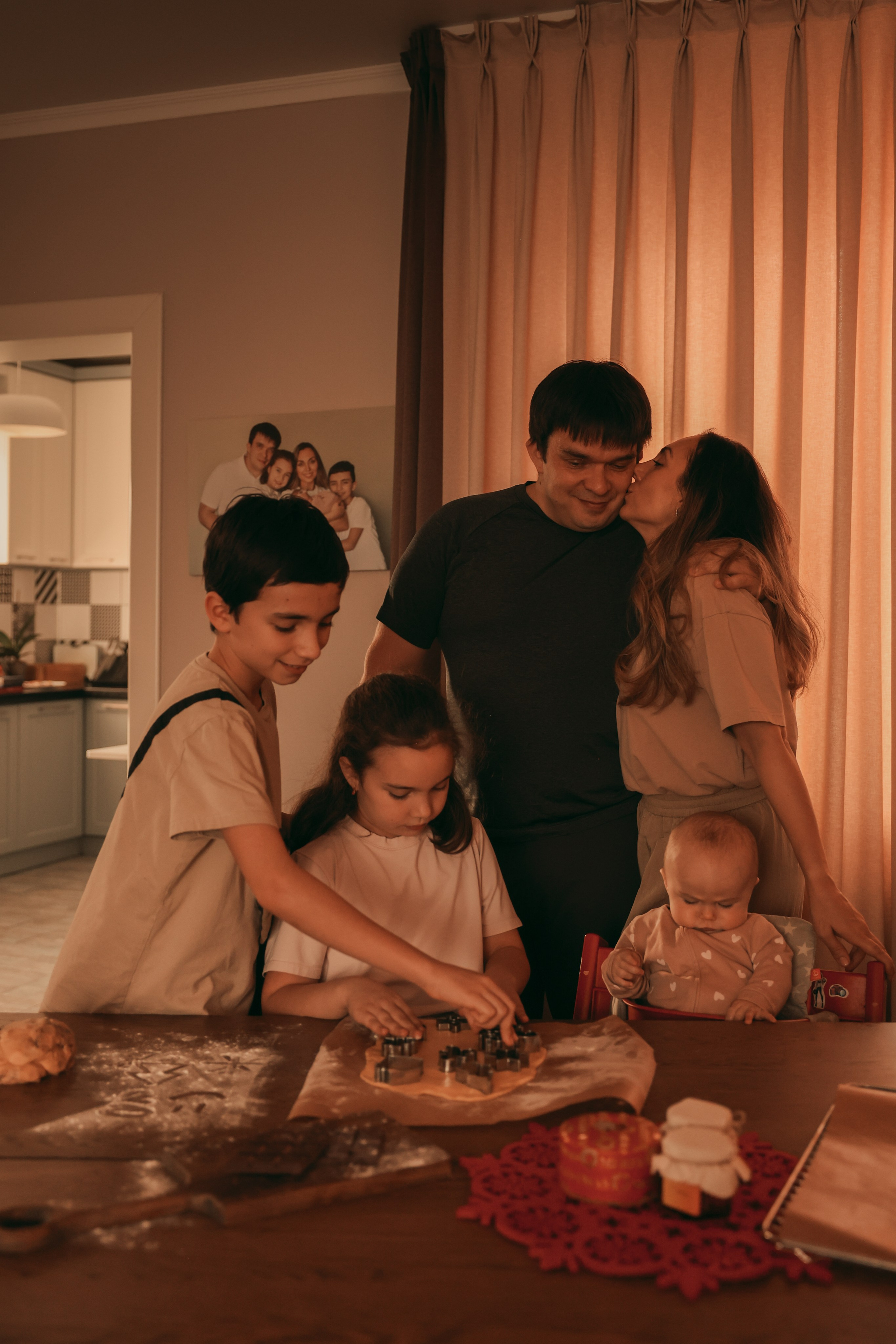 Новогоднее печенье всей семьей. Ваш семейный newborn и lifestyle фотограф в СПБ Наталья Журавлева