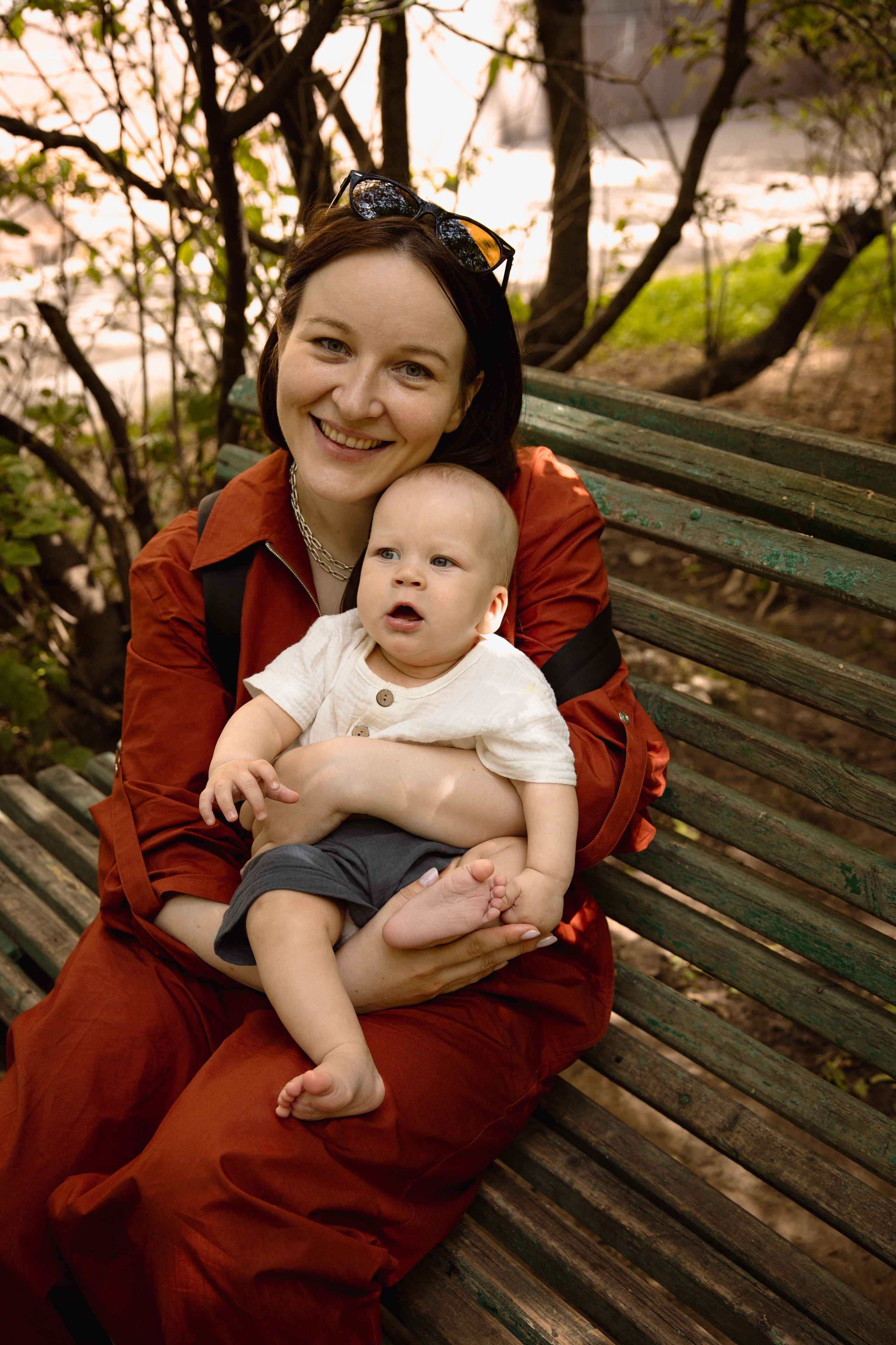 Настя с сыном у Alma-Mater. Ваш семейный newborn и lifestyle фотограф в СПБ Наталья Журавлева