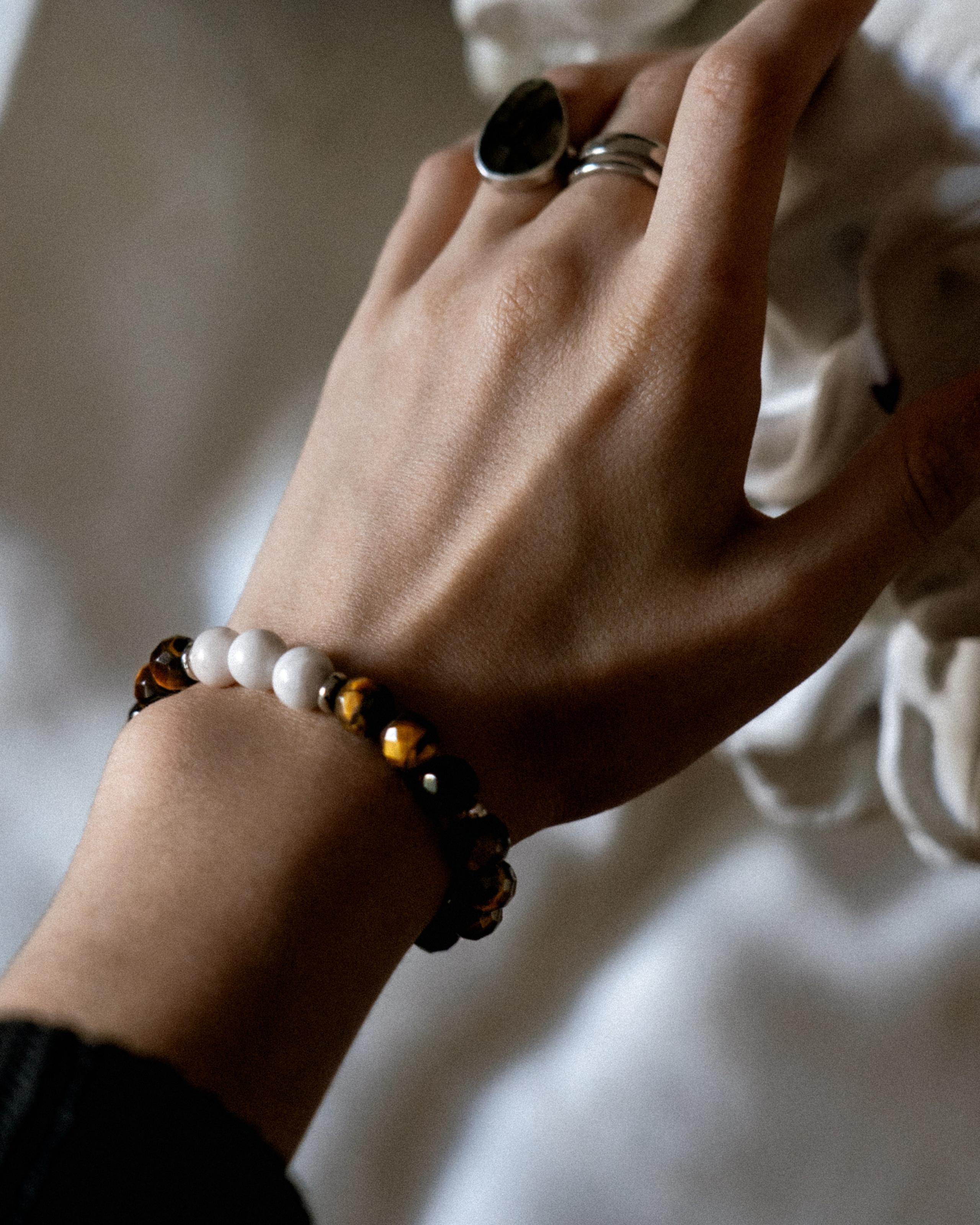 Браслеты. Портретный фотограф в Сургуте