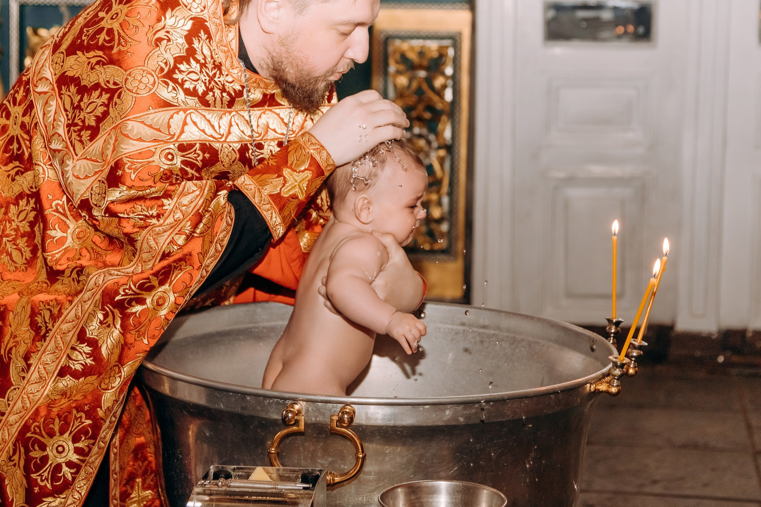 фотосессия крещения в соборе Смоленска