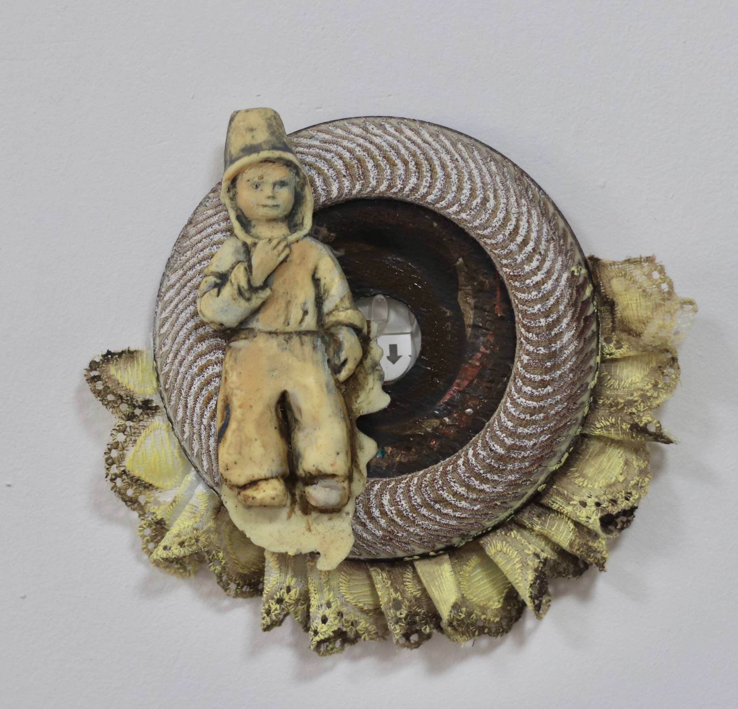 Земляные работы памяти, серия объектов художницы Софьи Григорьевой 