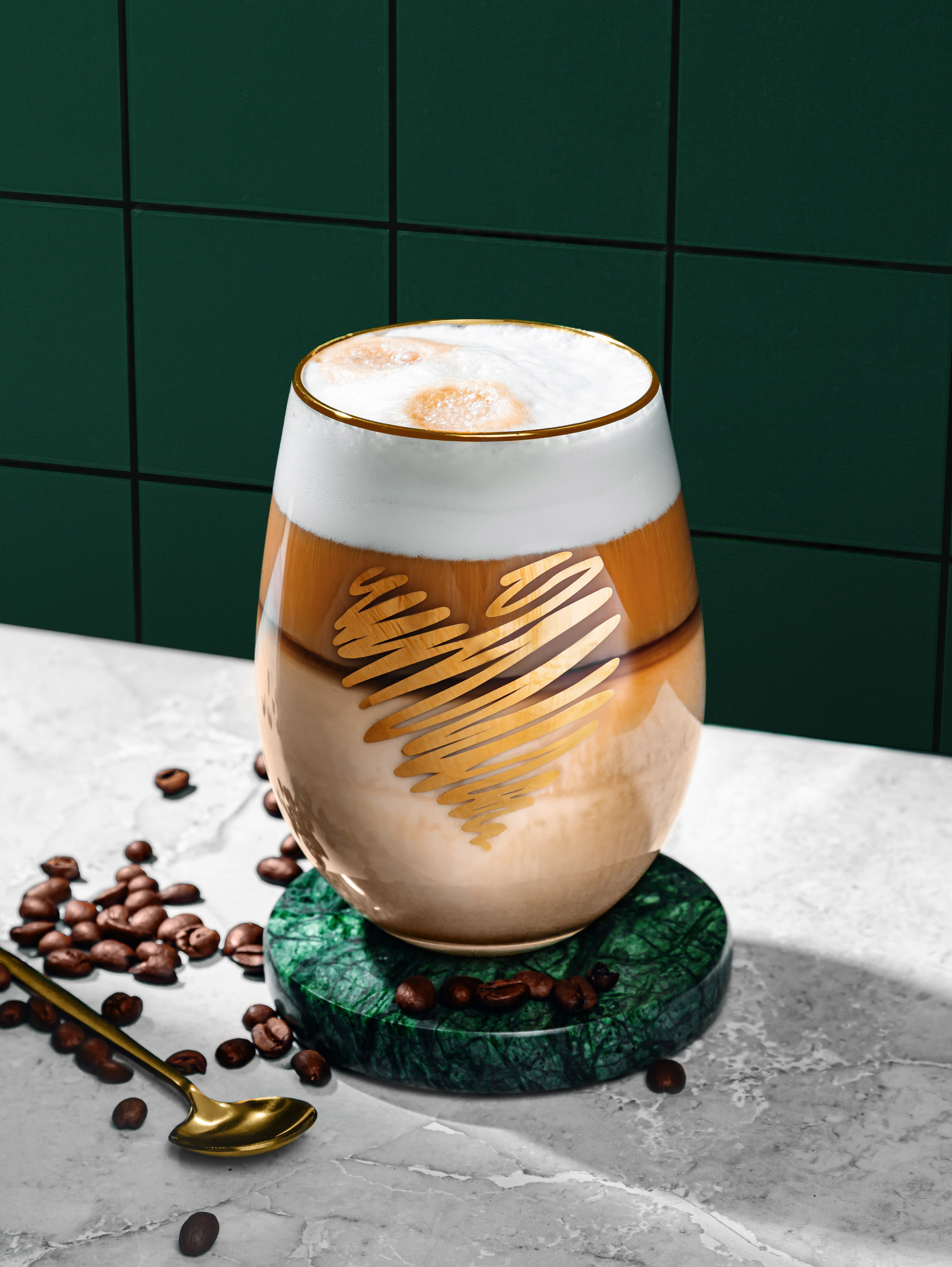 Elan Gallery Glass. Ретушёр. Портретная и предметная съёмка. Москва