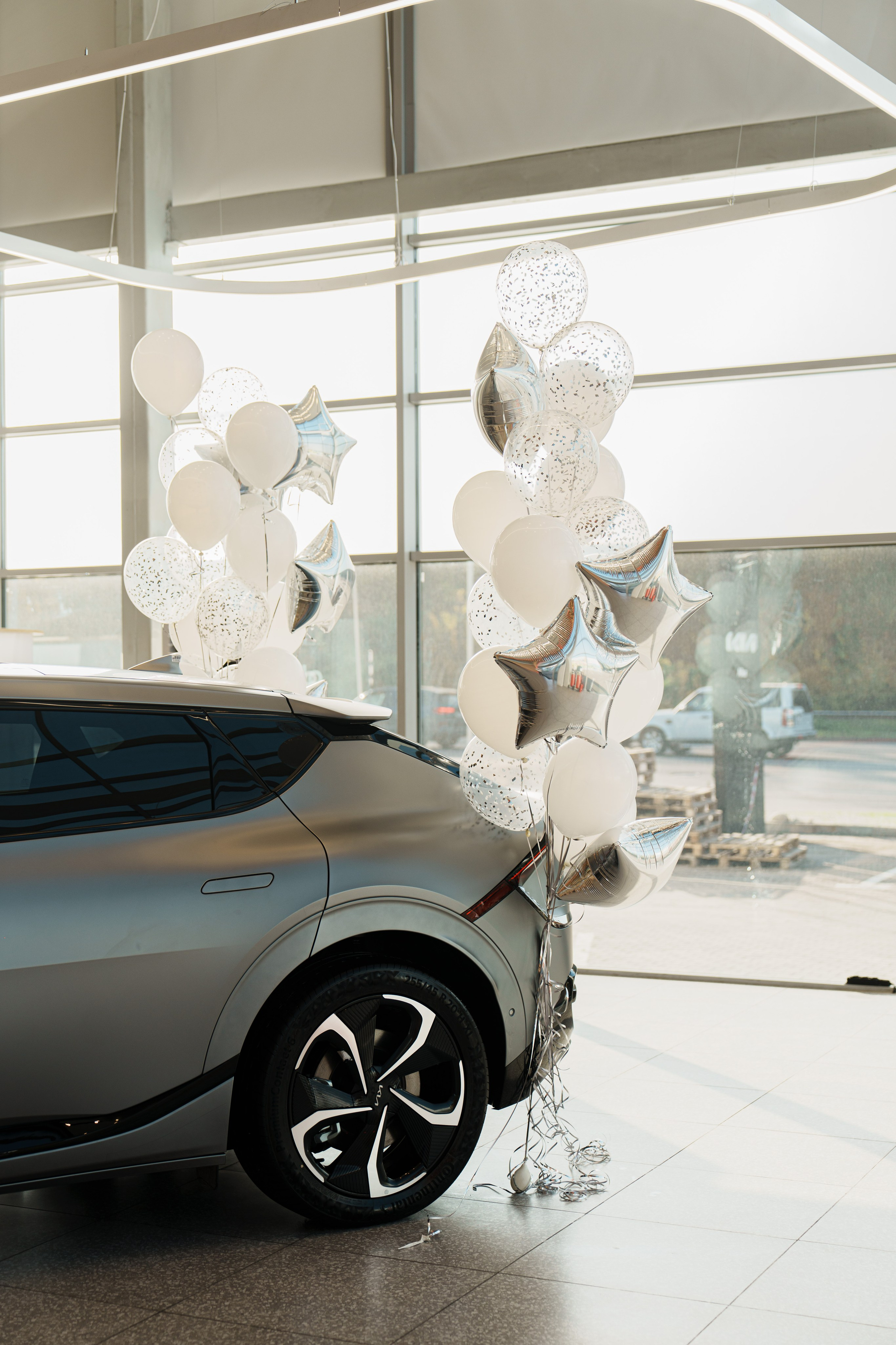 Kia EV6 Вручение Евгений Чебаткову. Фотограф TAULAN_1