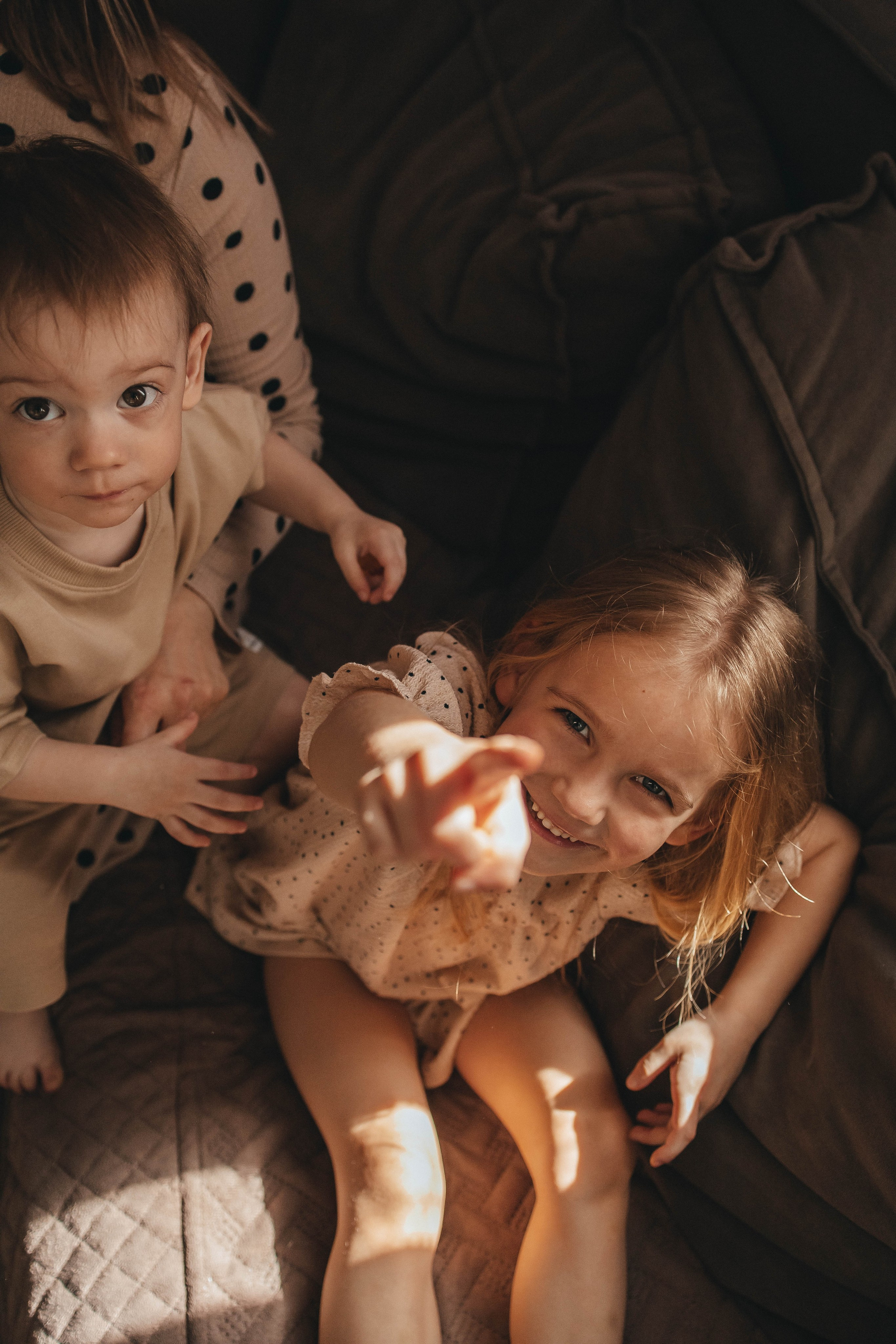 Домашняя съемка в своем доме для большой семьи Вадима, Ларисы, Полины, Элисии и Эрнеста. Семейный фотограф в Москве, Щелково, Фрязино _ Виктория Степанова