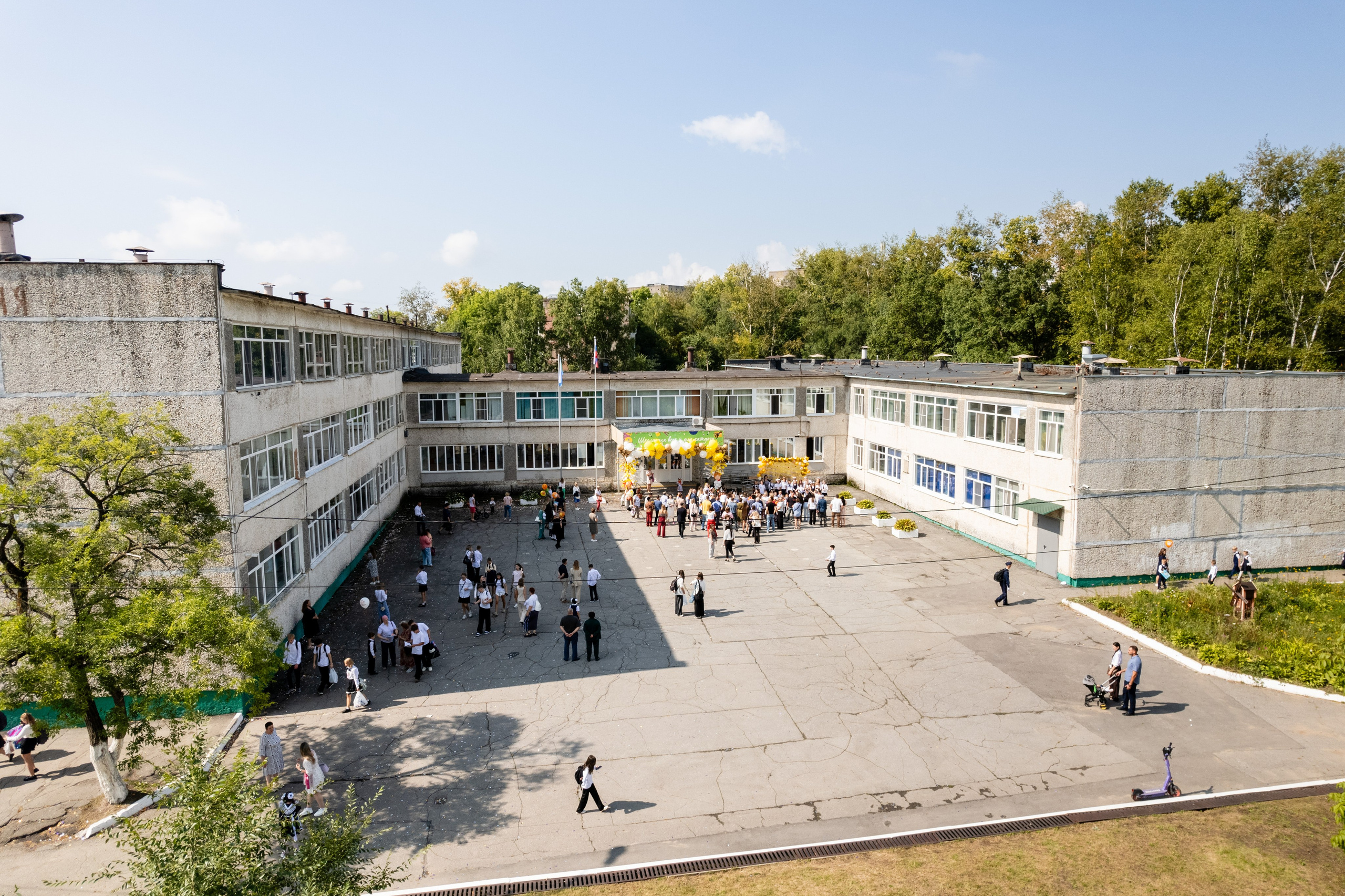 Гимназия № 50. Детский фотограф видеограф в Хабаровске Михаил Орлов