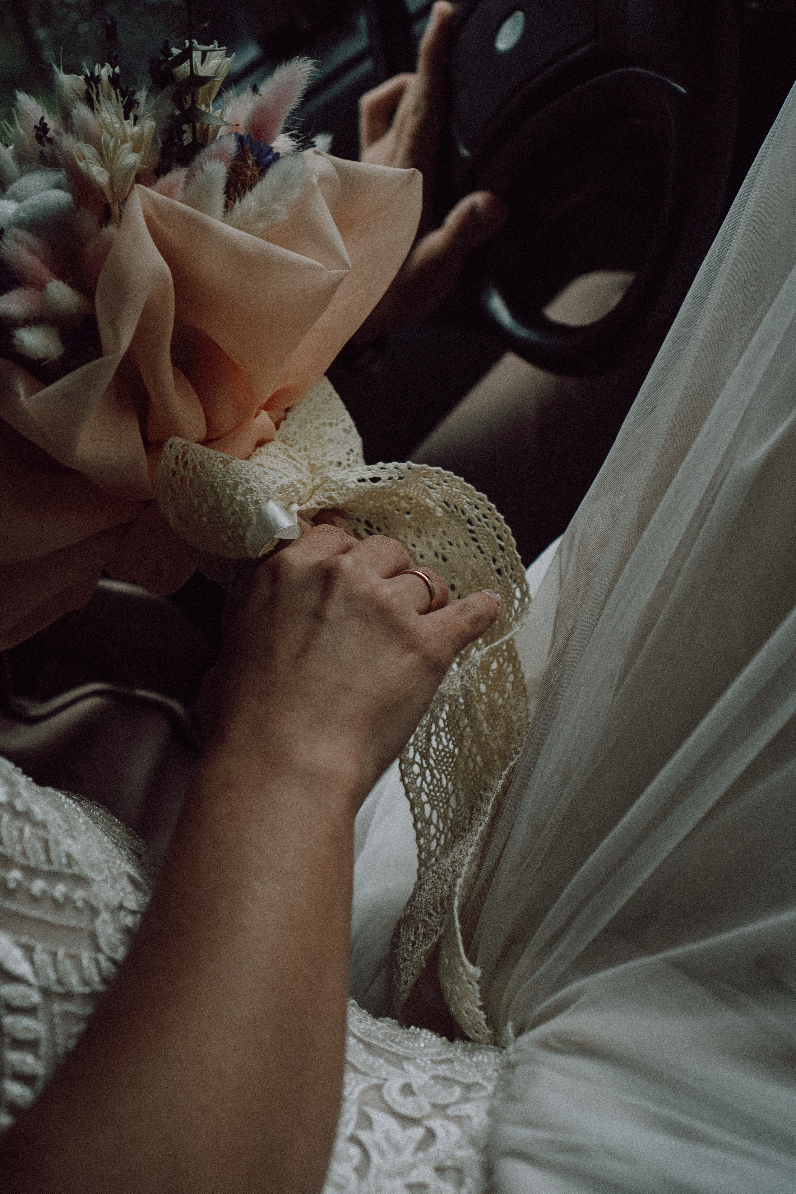 СВАДЕБНАЯ ФОТОСЕССИИЯ ПАРЫ В ГОРОДЕ ПРИОЗЕРСК В СОСНОВОМ ЛЕСУ И С ПИКАПОМ. Профессиональный фотограф, Санкт-Петербург — Виктория Богомолова