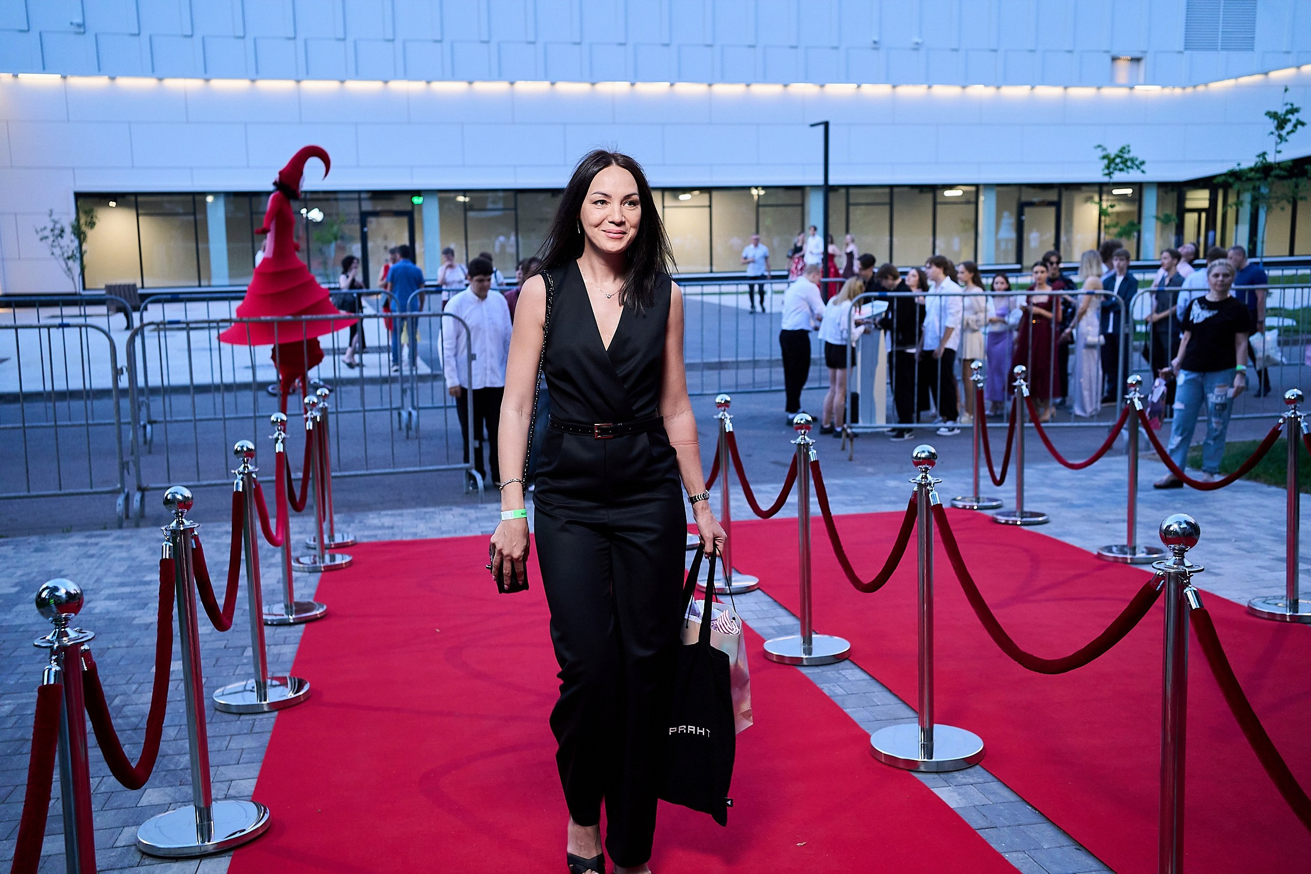 Выпускной 2024 концертный зал Академия ВТБ. Фотограф и Видеограф в Москве. Олег Корушев