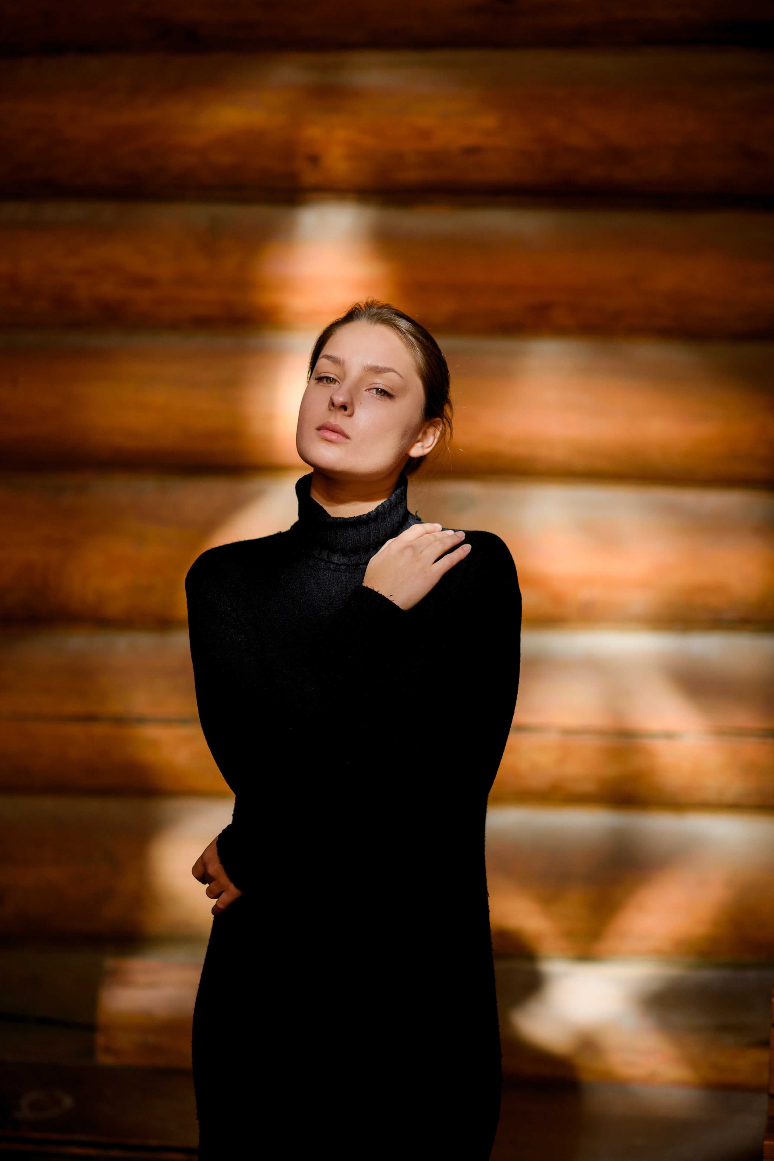 Фотосессия девочки подростка в Коломенском в темном ключе. Главная