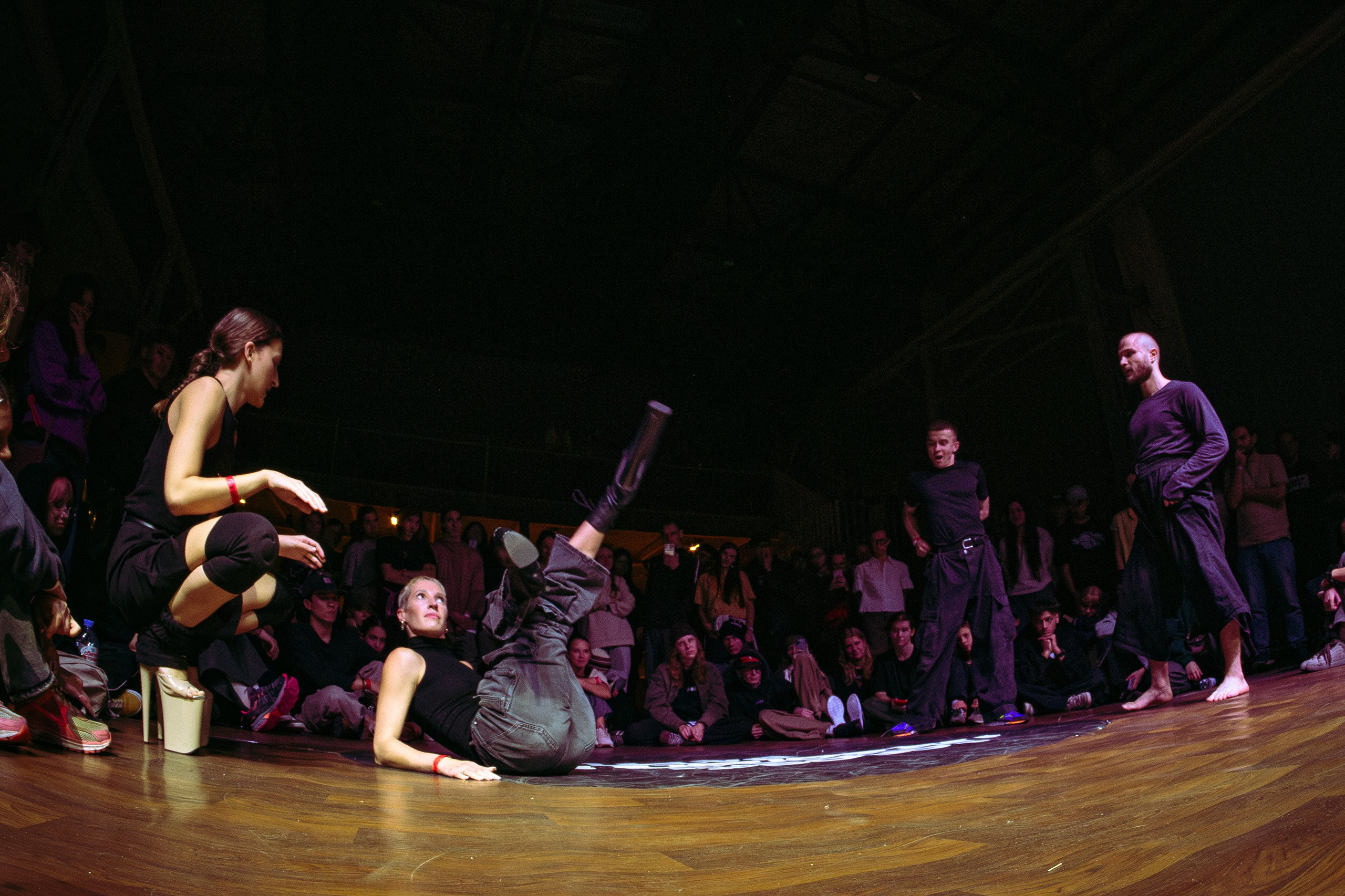 LORDS OF THE UNDERGROUND 27/10/25 (@youlovebu). Соня бу тебя сфоткала