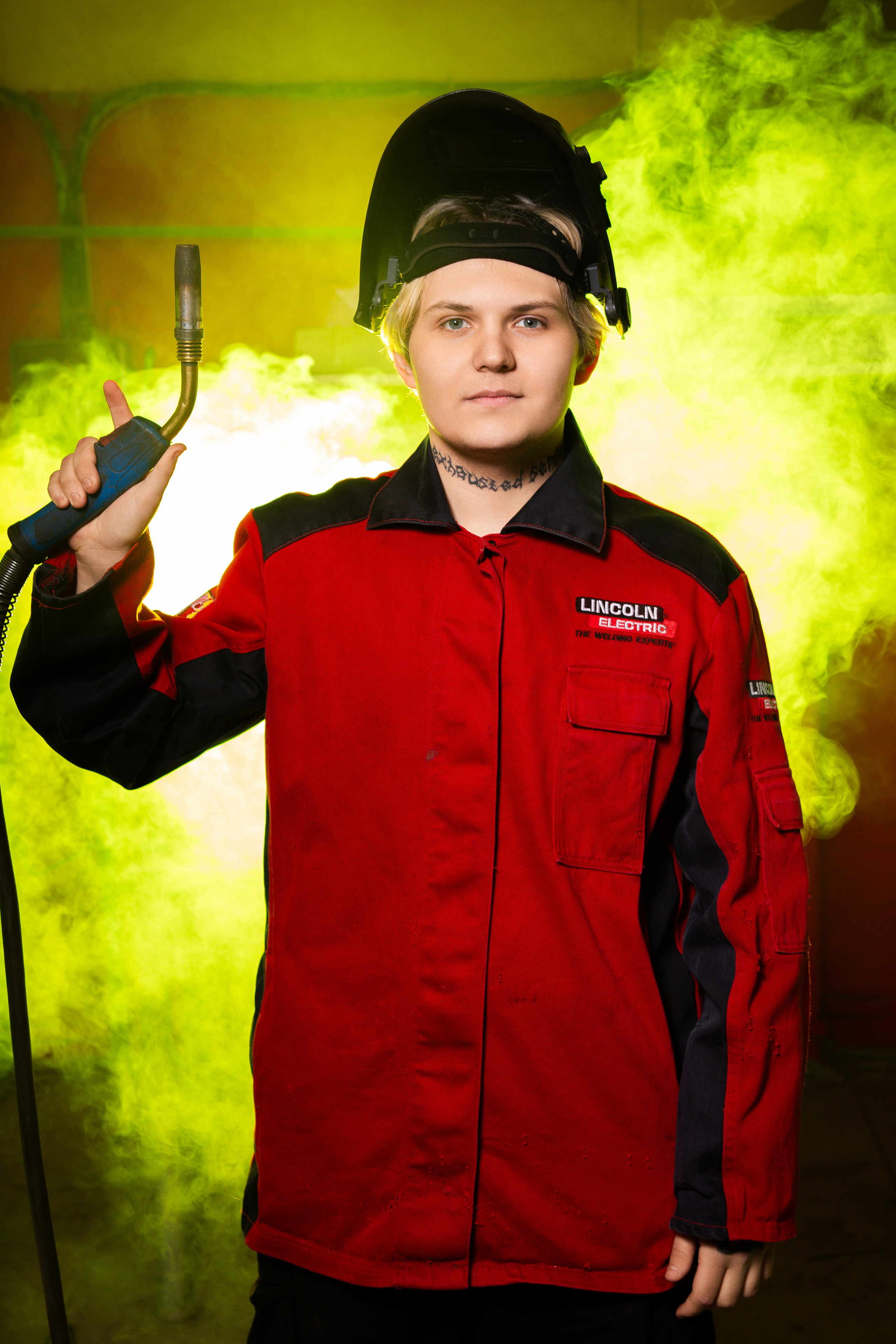 Портретная Фотосессия в Цеху для Выпускников Сварщиков | Твой Альбом Мценск. ТВОЙ АЛЬБОМ / ТВОИ ПРАВИЛА