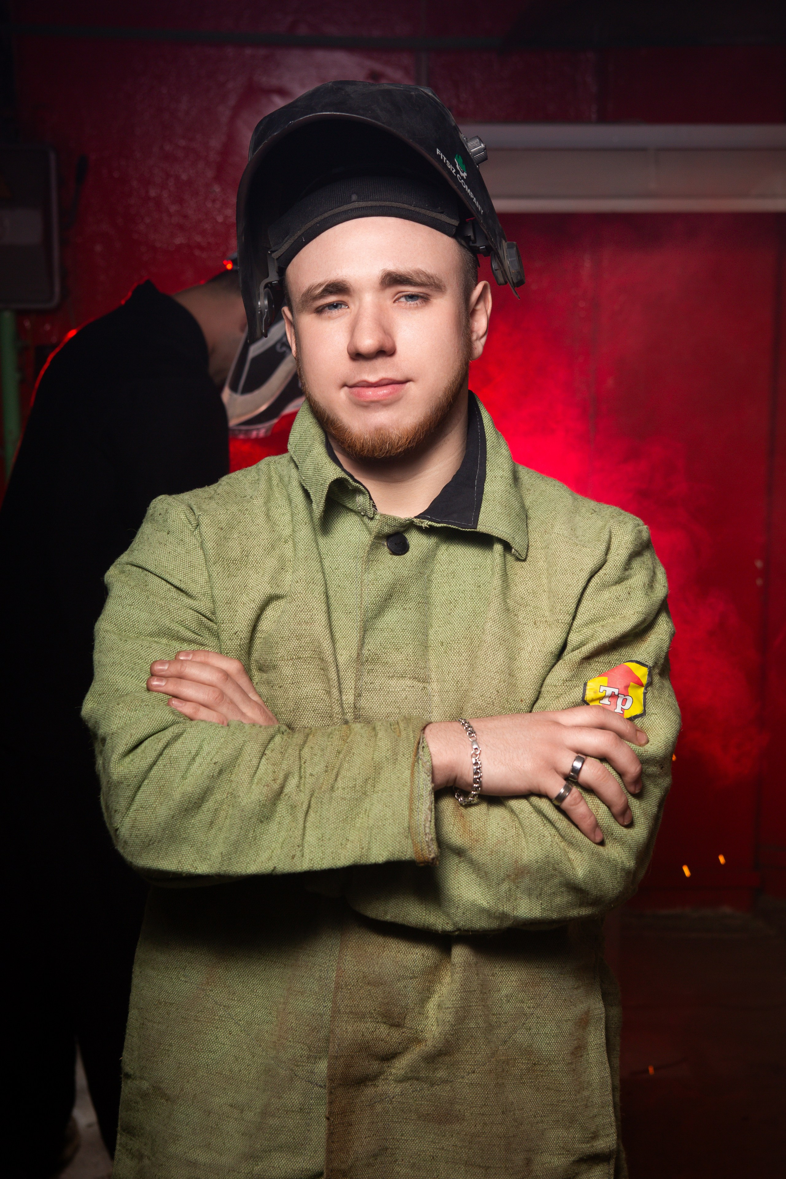 Портретная Фотосессия в Цеху для Выпускников Сварщиков | Твой Альбом Мценск. ТВОЙ АЛЬБОМ / ТВОИ ПРАВИЛА