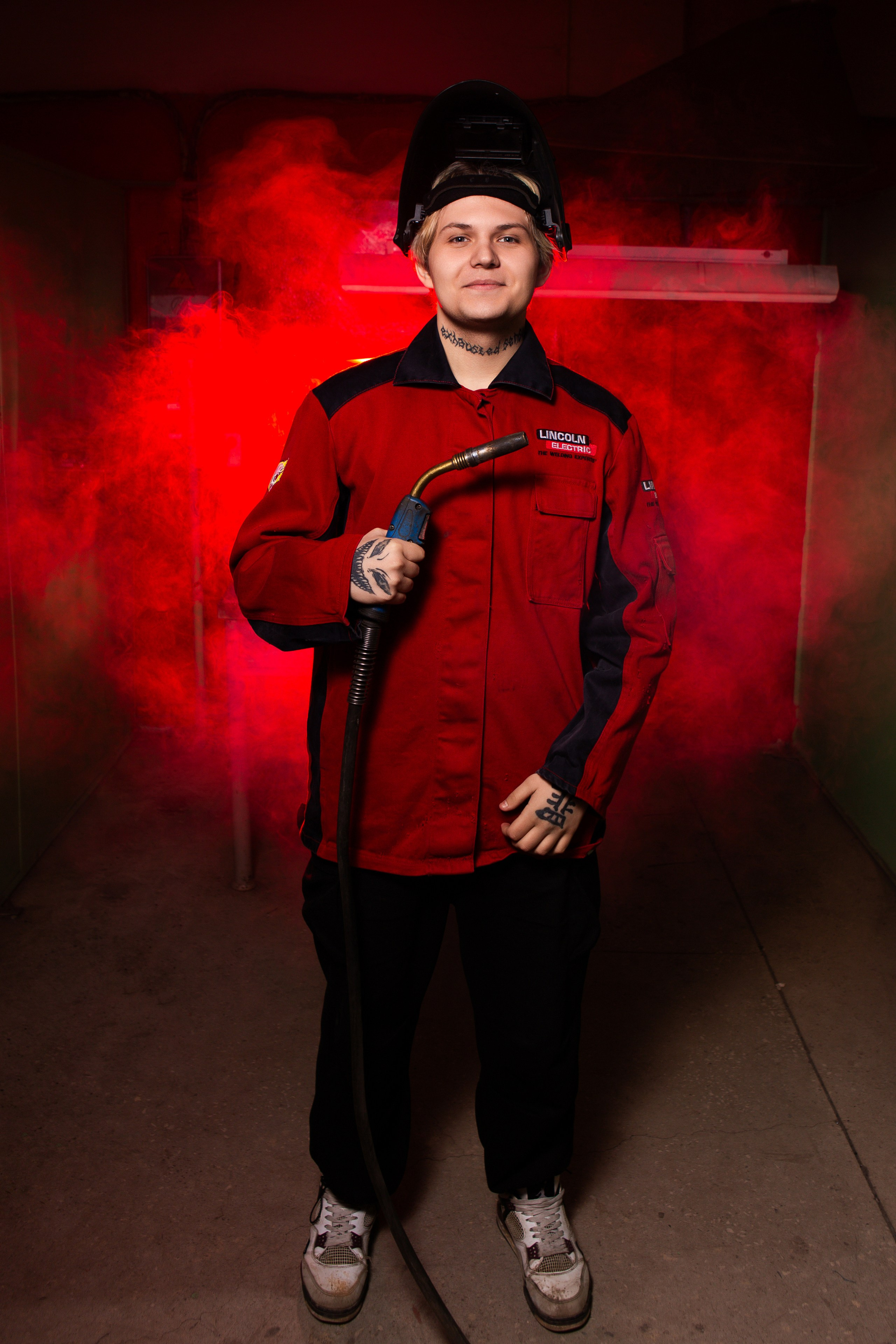 Портретная Фотосессия в Цеху для Выпускников Сварщиков | Твой Альбом Мценск. ТВОЙ АЛЬБОМ / ТВОИ ПРАВИЛА