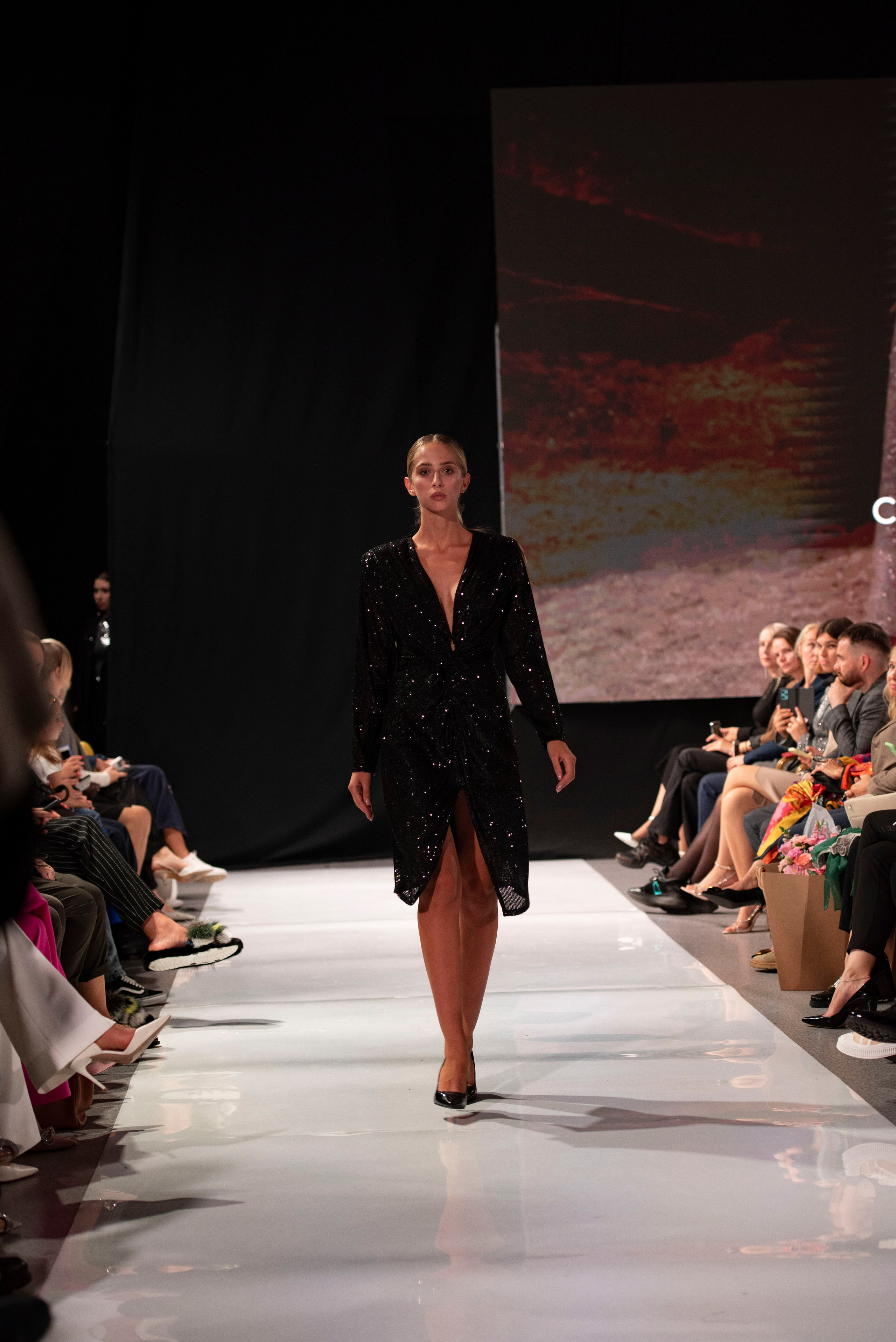 Фотограф на модельный показ. Свадебный, семейный, фэшн фотограф, школьный фотограф в Сочи