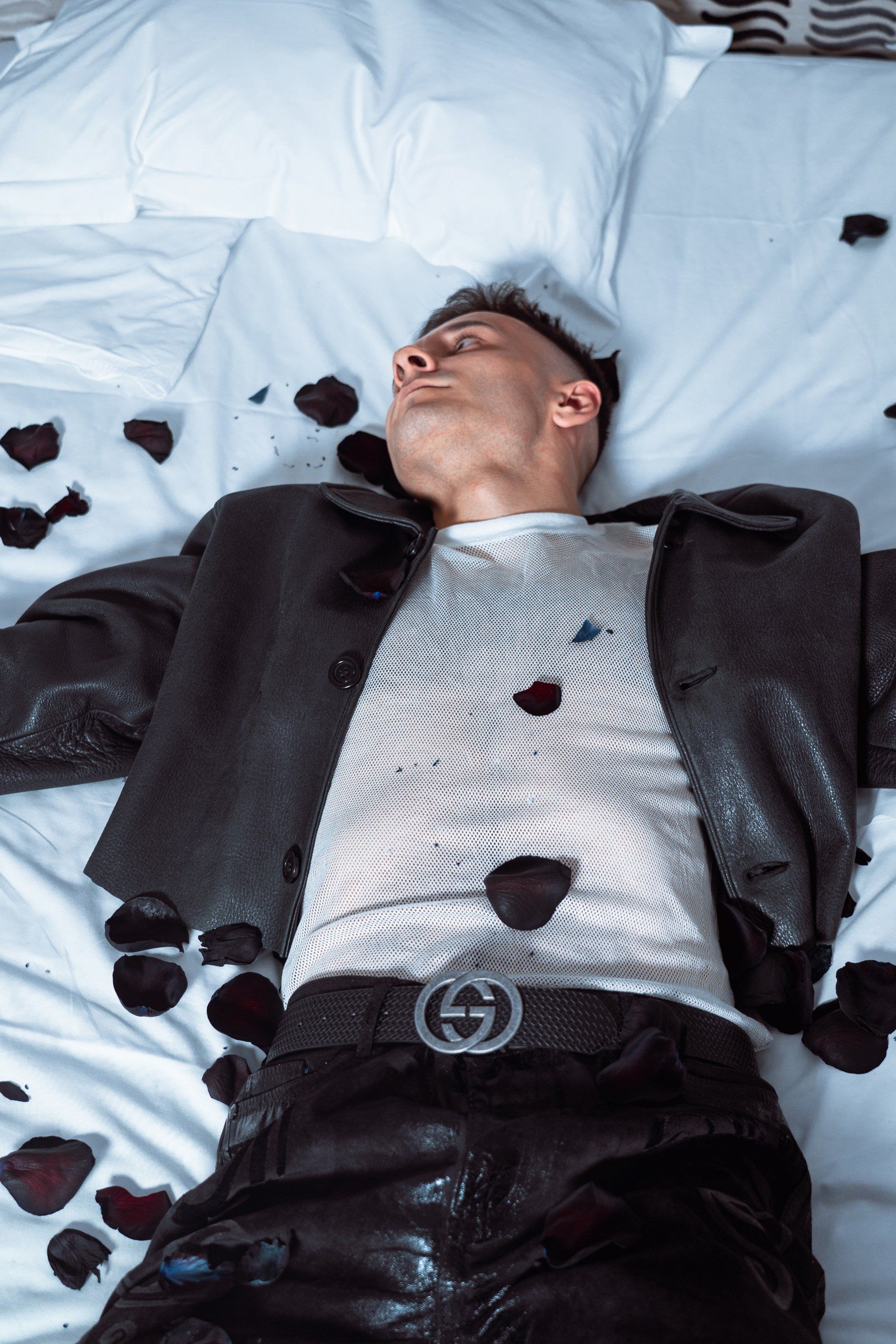 ОДИНОЧЕСТВО В ОТЕЛЕ. Креативный фотограф из Питера, Владис. Такого результата нет, и не будет, ни у кого на свете! Не приходите на съёмку, влюбитесь в себя!