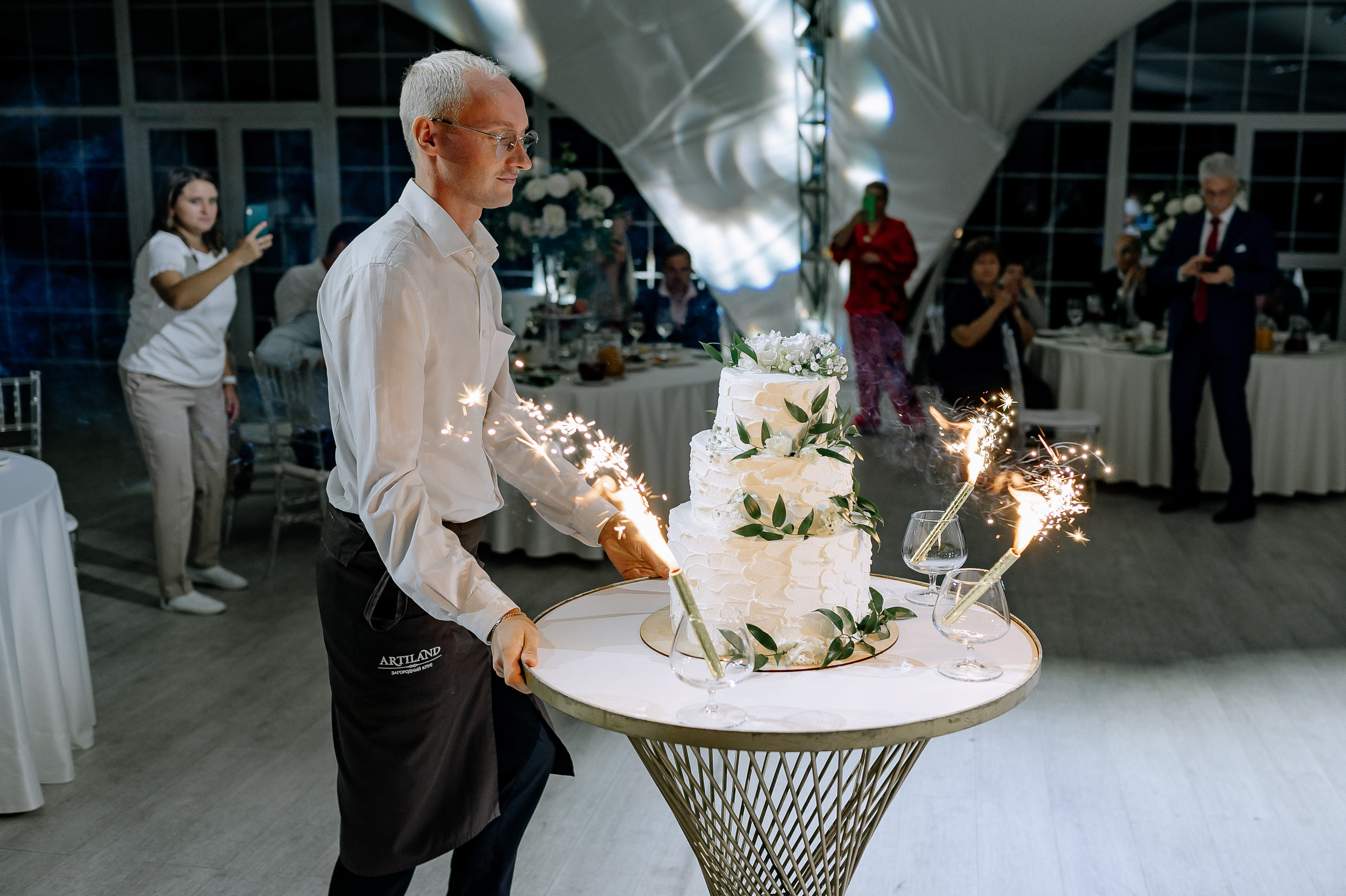 Свадебная фотосессия и выездная регистрация в Artiland. Свадебный фотограф Москва — Сергей и Татьяна