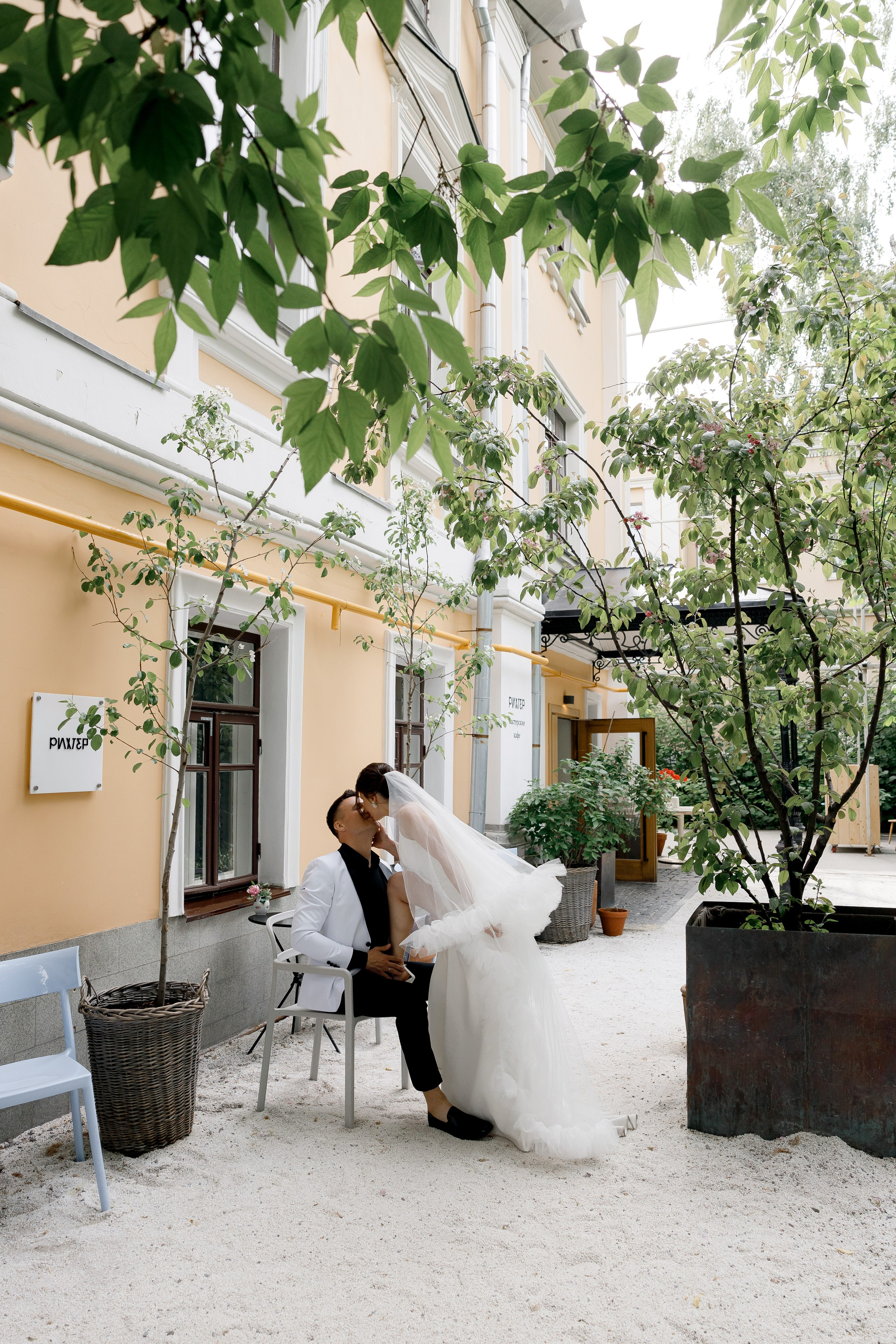 Свадьба в отеле Мовенпик и роспись в Регистрация брака в особняке «Роял». Свадебный фотограф в Москве и Санкт-Петербурге Денис Ходюков