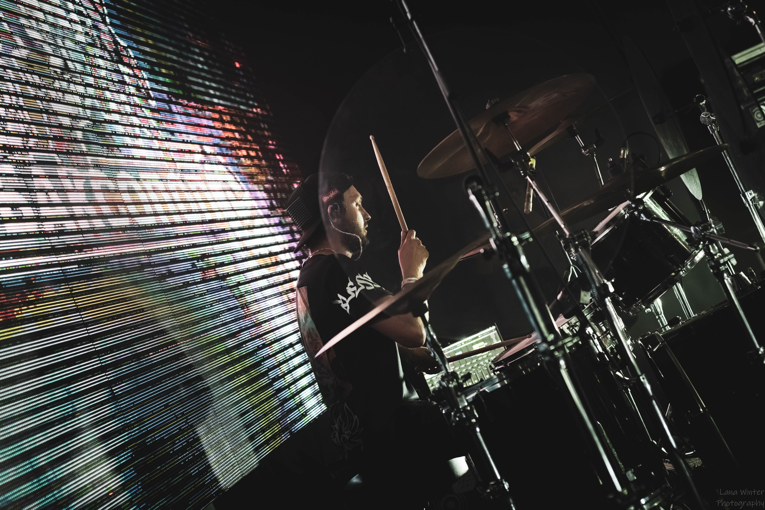 7000$ (29 июня 2025 года, Москва, клуб Урбан). Фотограф Светлана Блинова, Москва и Московская область