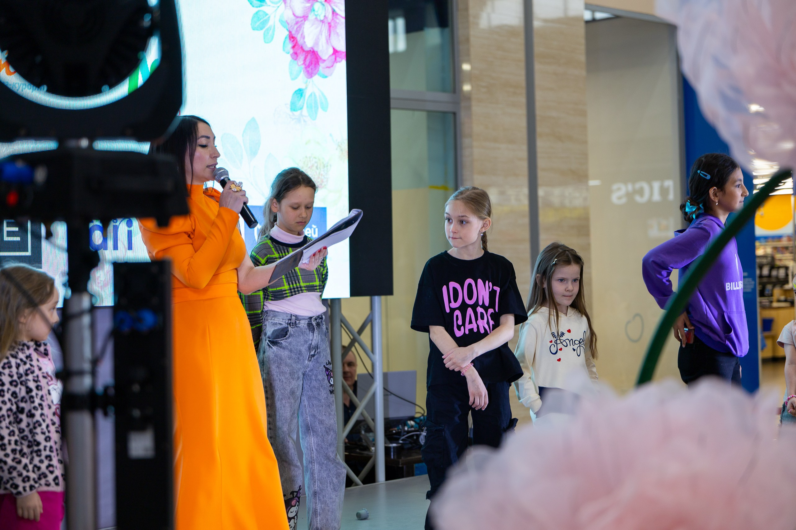 Показ брендов. ТЦ Южный. Апрель 2026. Спортивный, репортажный и портретный фотограф в Казани Алексей Горячев