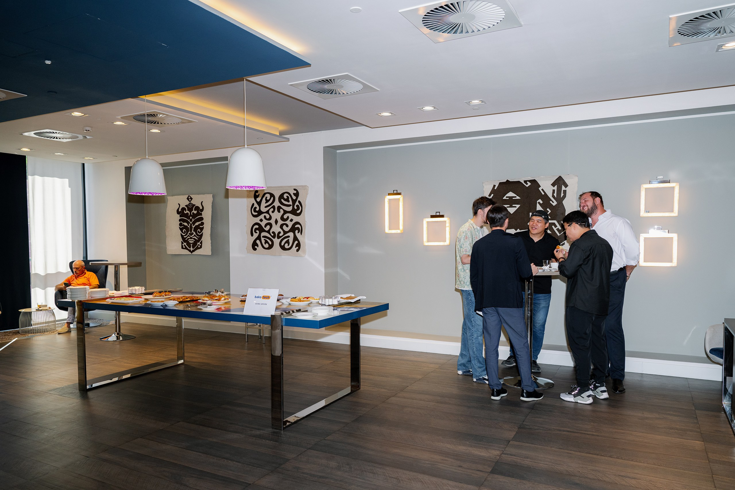 Бизнес завтрак BakoTech&Fortra. Фотограф в Алматы — Алексей Коньков | Репортаж, свадьбы, портреты