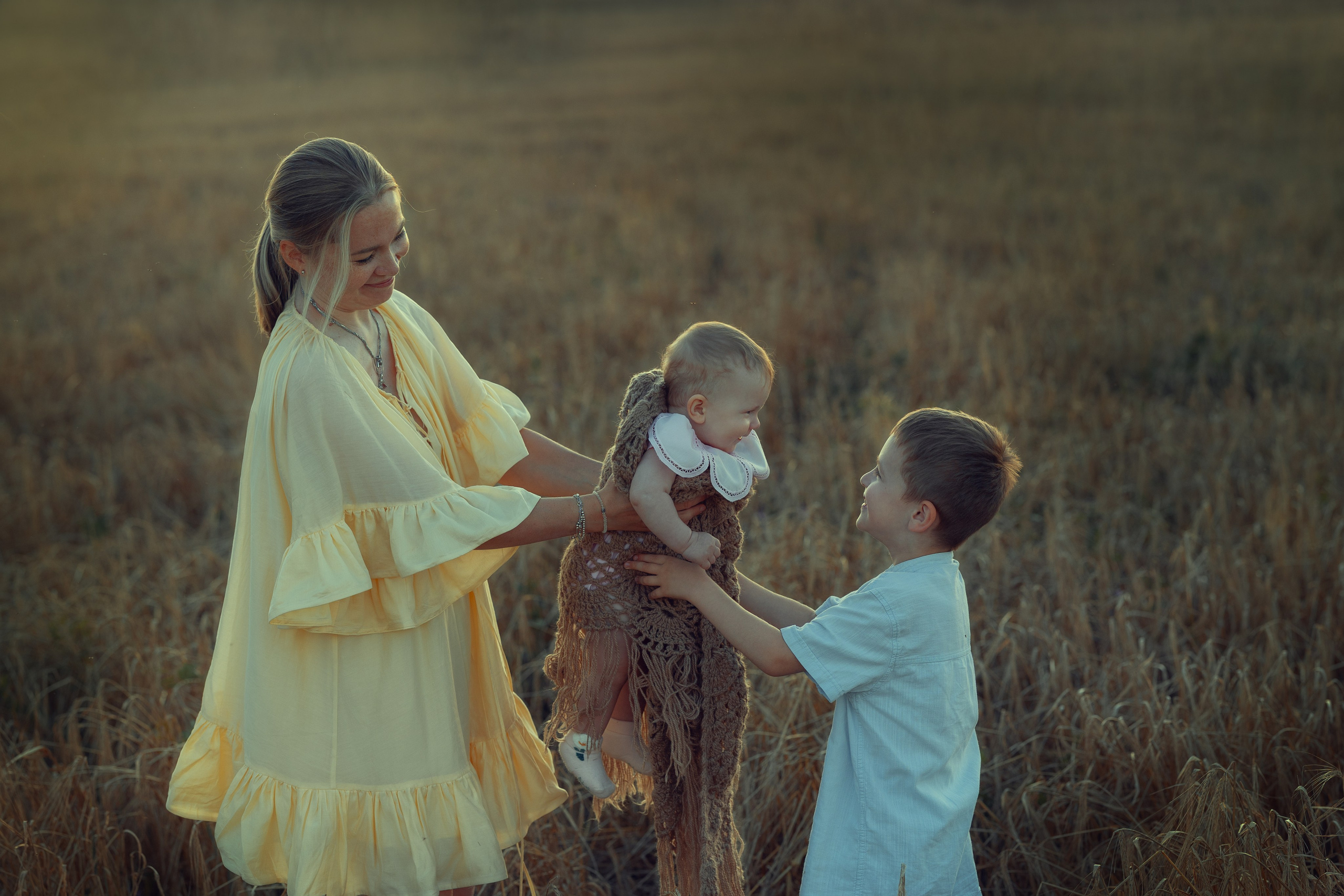 Катя с детками. Фотограф Елена Бабушкина