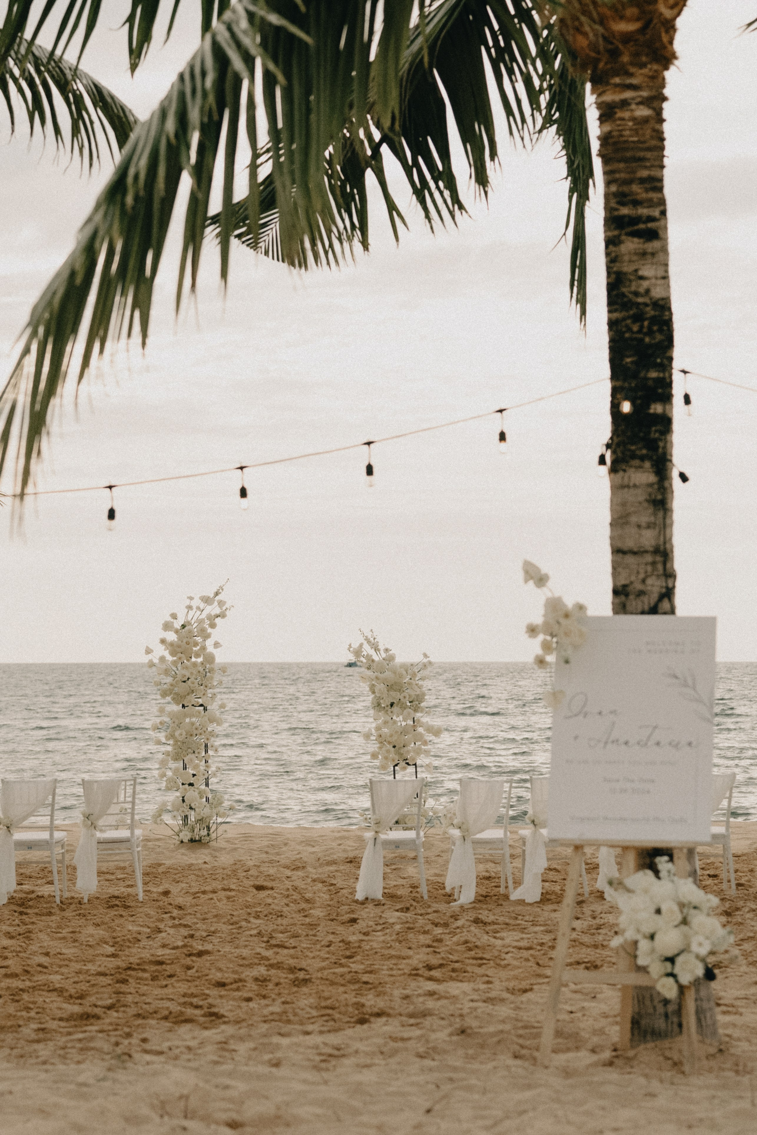 Иван & Анастасия. La Marée wedding agency Свадебное агентство на Фукуоке, Вьетнам — организация свадеб, декор, координация и помощь парам для идеального дня