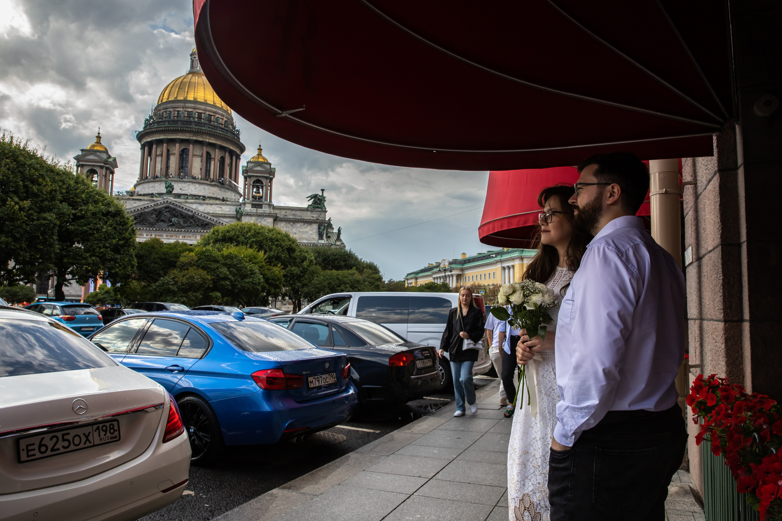 Прогулка по Санкт-Петербургу. ФОТОГРАФ РАДОСТИ Фотосессия в студии СПб. Портретный фотограф — Юрий Торлопов