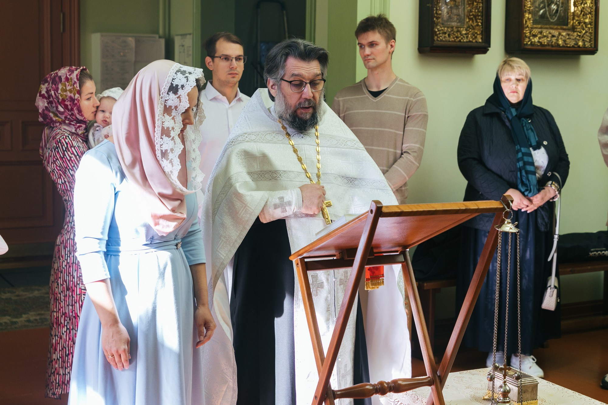 Крещение Церковь Святого Апостола Петра в Лахте СПб. Фотограф на крещение в Санкт Петербурге