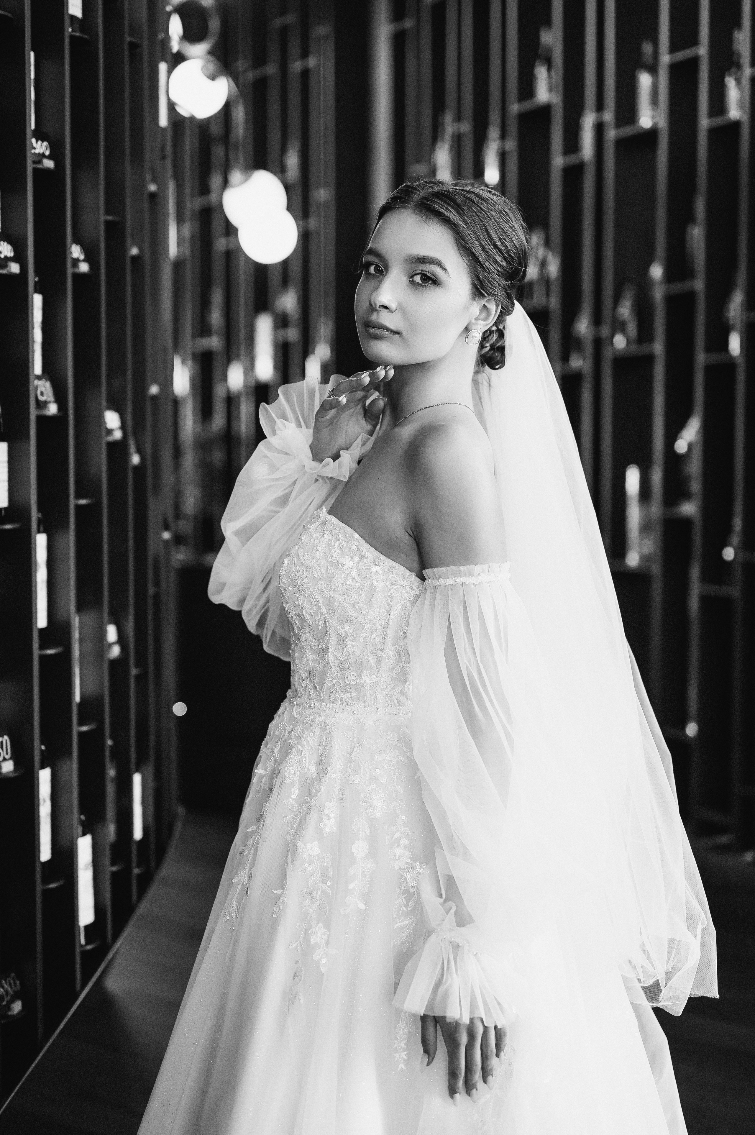 Свадебное утро и прогулка красивой яркой пары. Свадебный и семейный фотограф в Симферополе Дарья Маркова